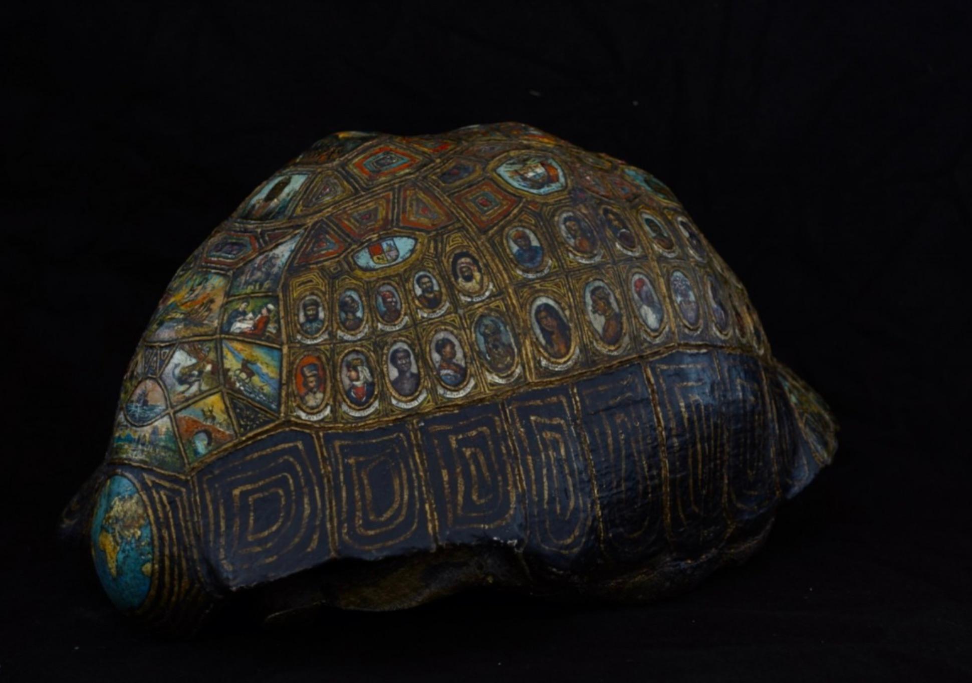 19th-century Carved, Painted and Gilt tortoise shell, 'the Cosmic Turtle' For Sale 2