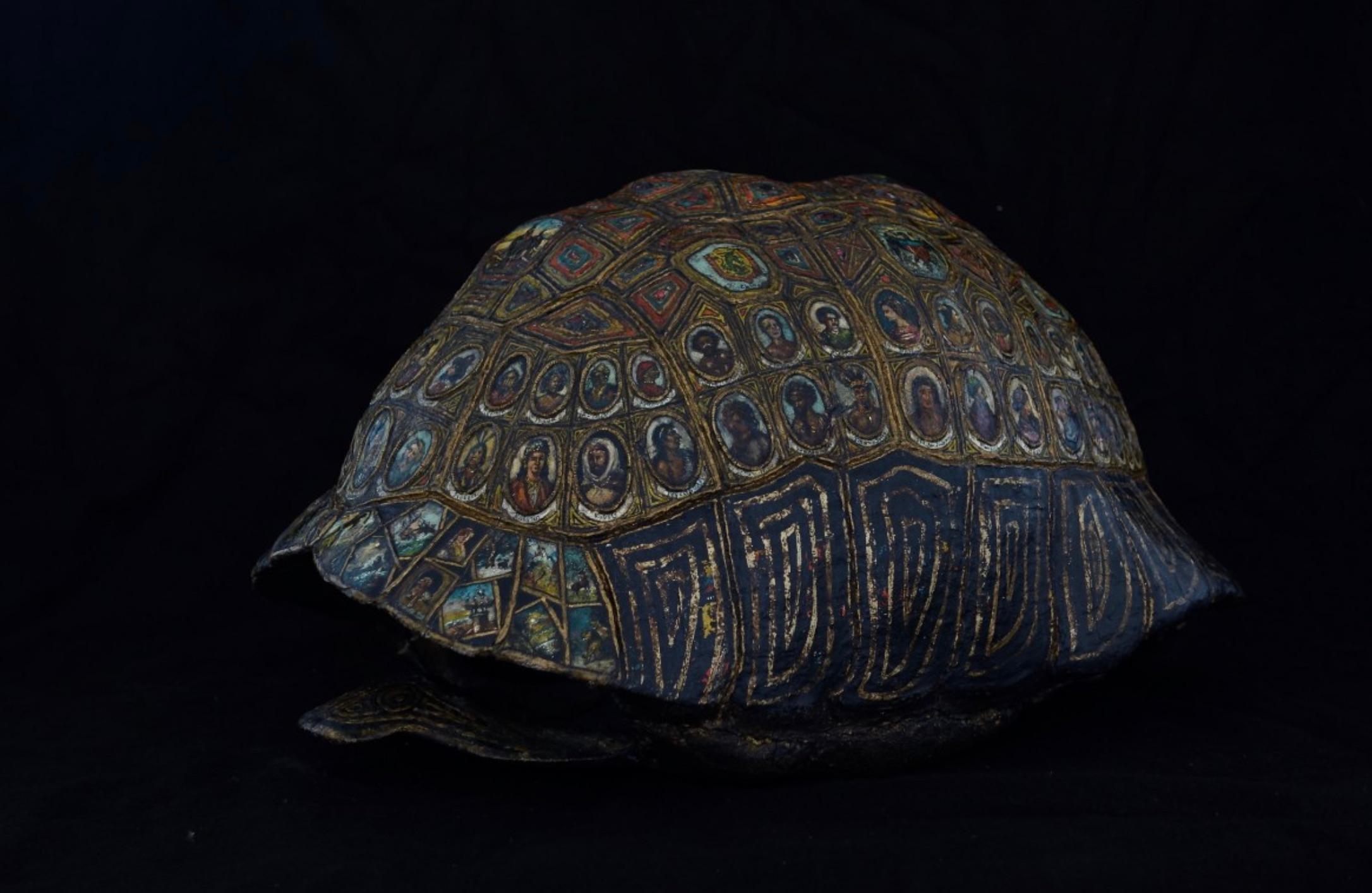 19th-century Carved, Painted and Gilt tortoise shell, 'the Cosmic Turtle' For Sale 3