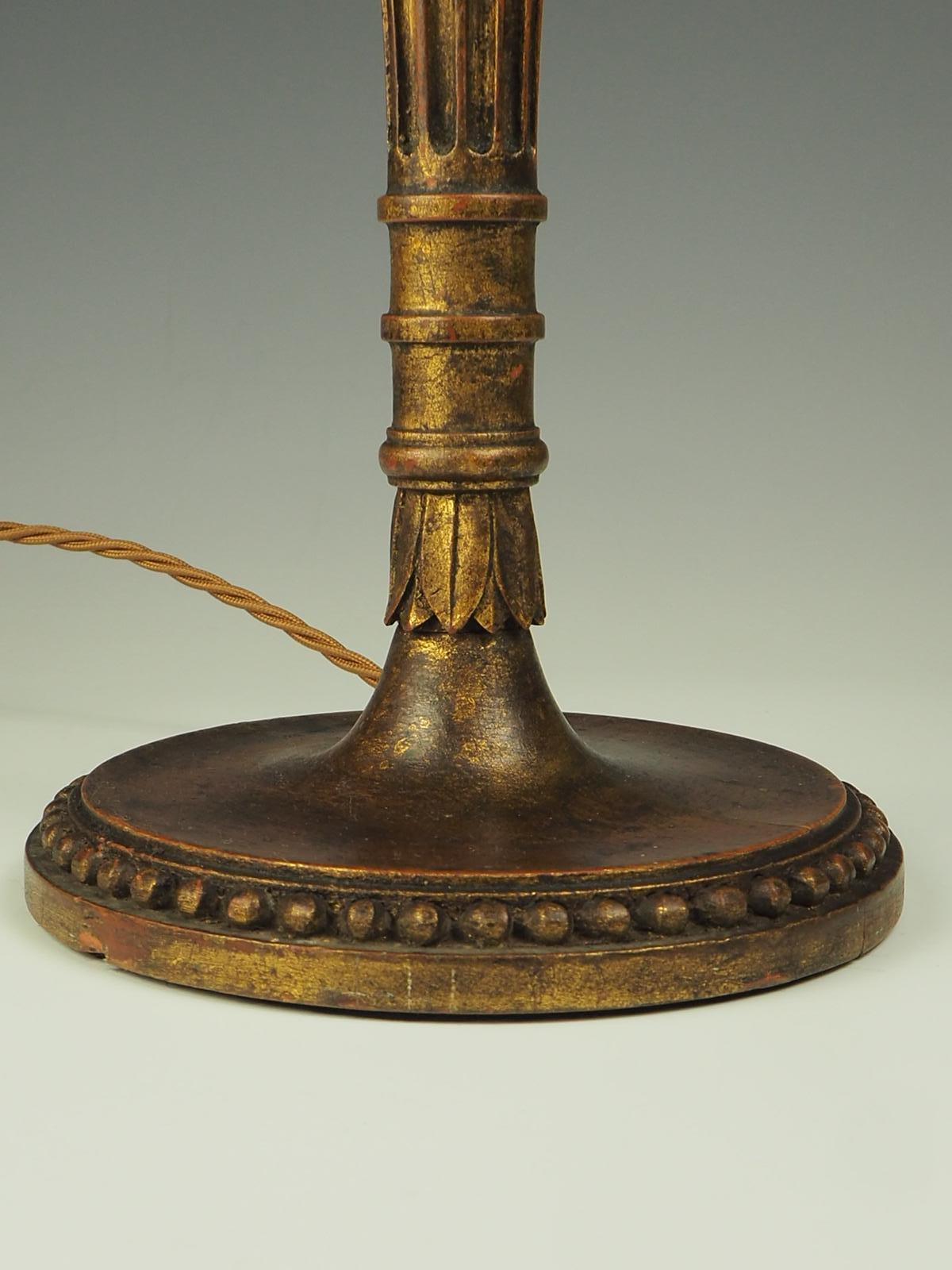 Lampe de table en bois doré polychrome sculpté du XIXe siècle en vente 4