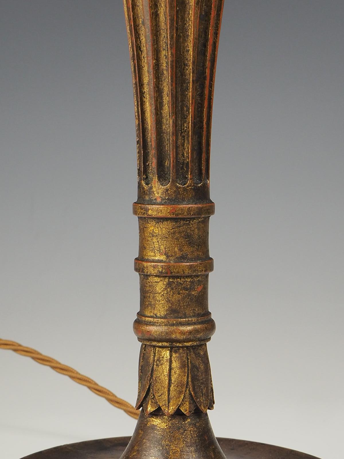 Lampe de table en bois doré polychrome sculpté du XIXe siècle en vente 5