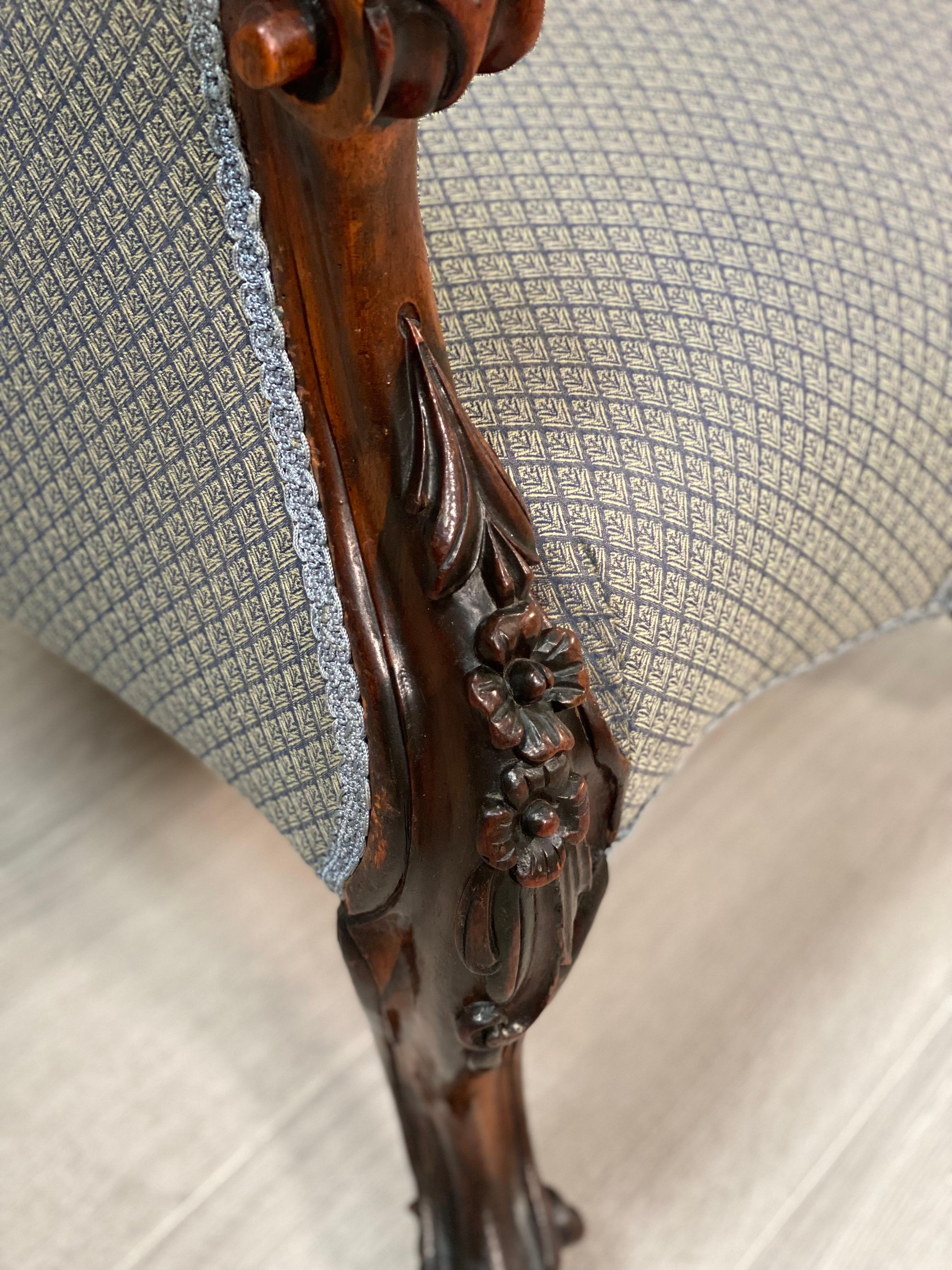 British 19th Century Carved Rosewood Armchair For Sale