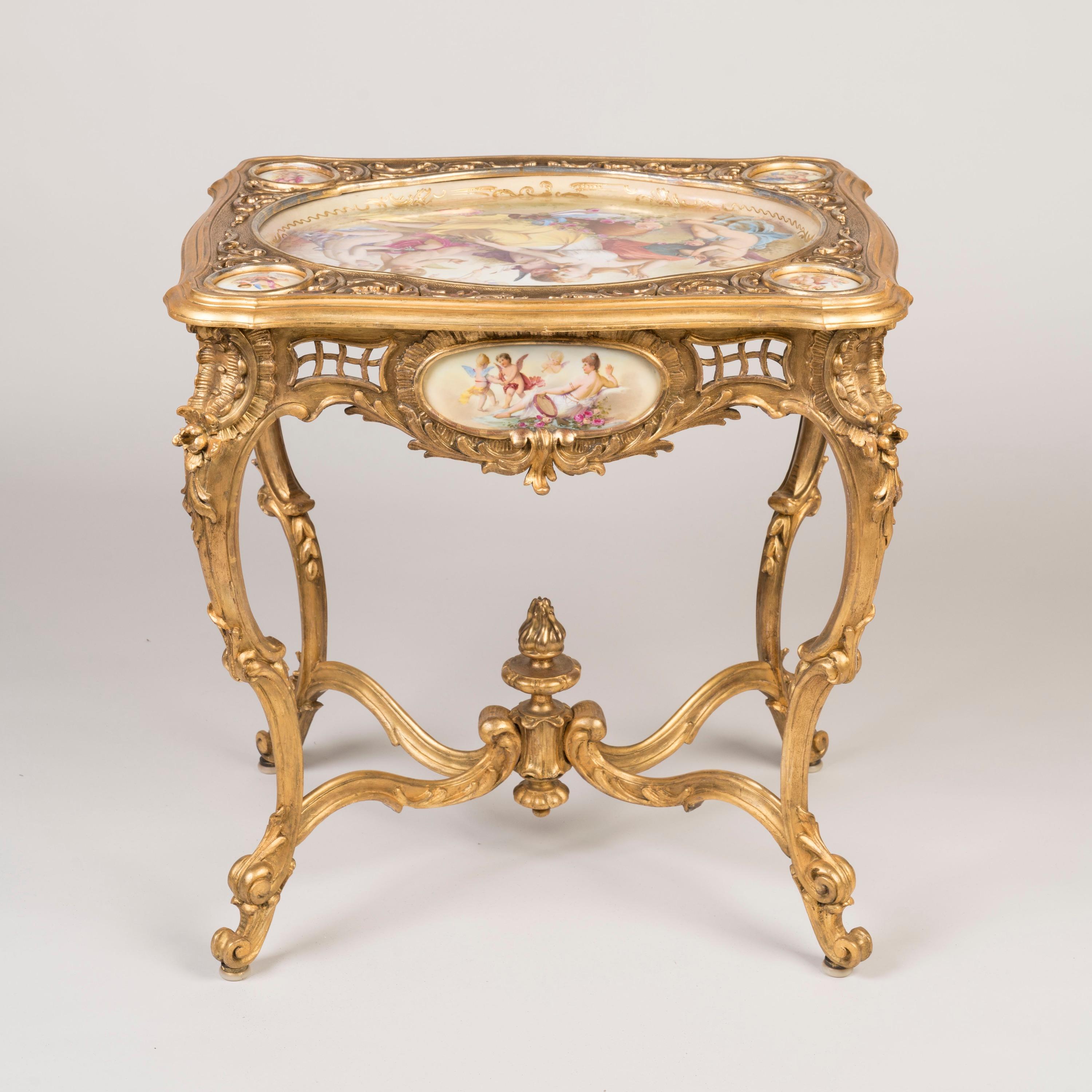 Table sculptée du 19ème siècle de style Louis XV avec panneaux en porcelaine Bon état - En vente à London, GB