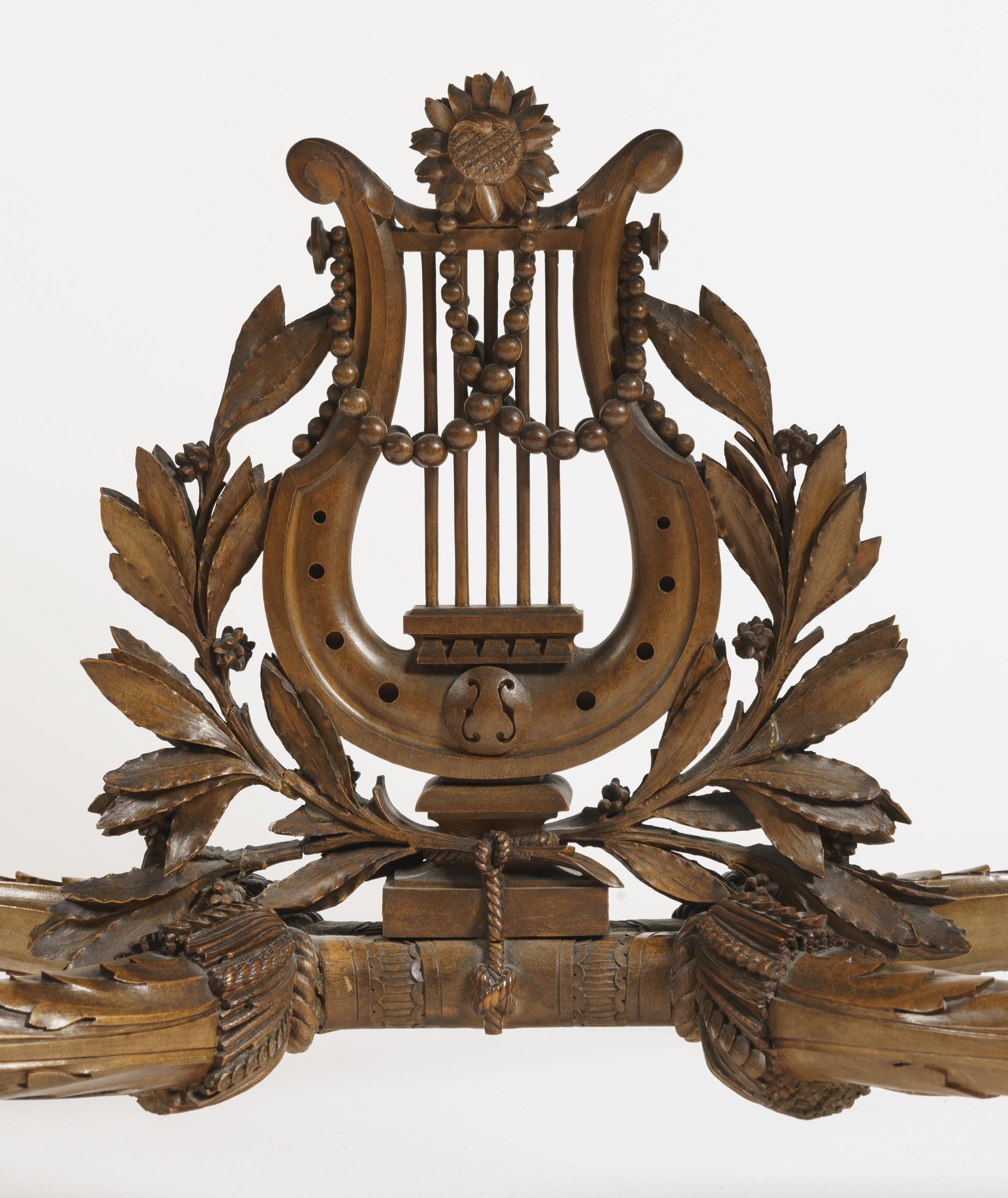 Intagliato Vitrina da tavolo intagliata del XIX secolo in stile Luigi XVI di Beurdeley in vendita