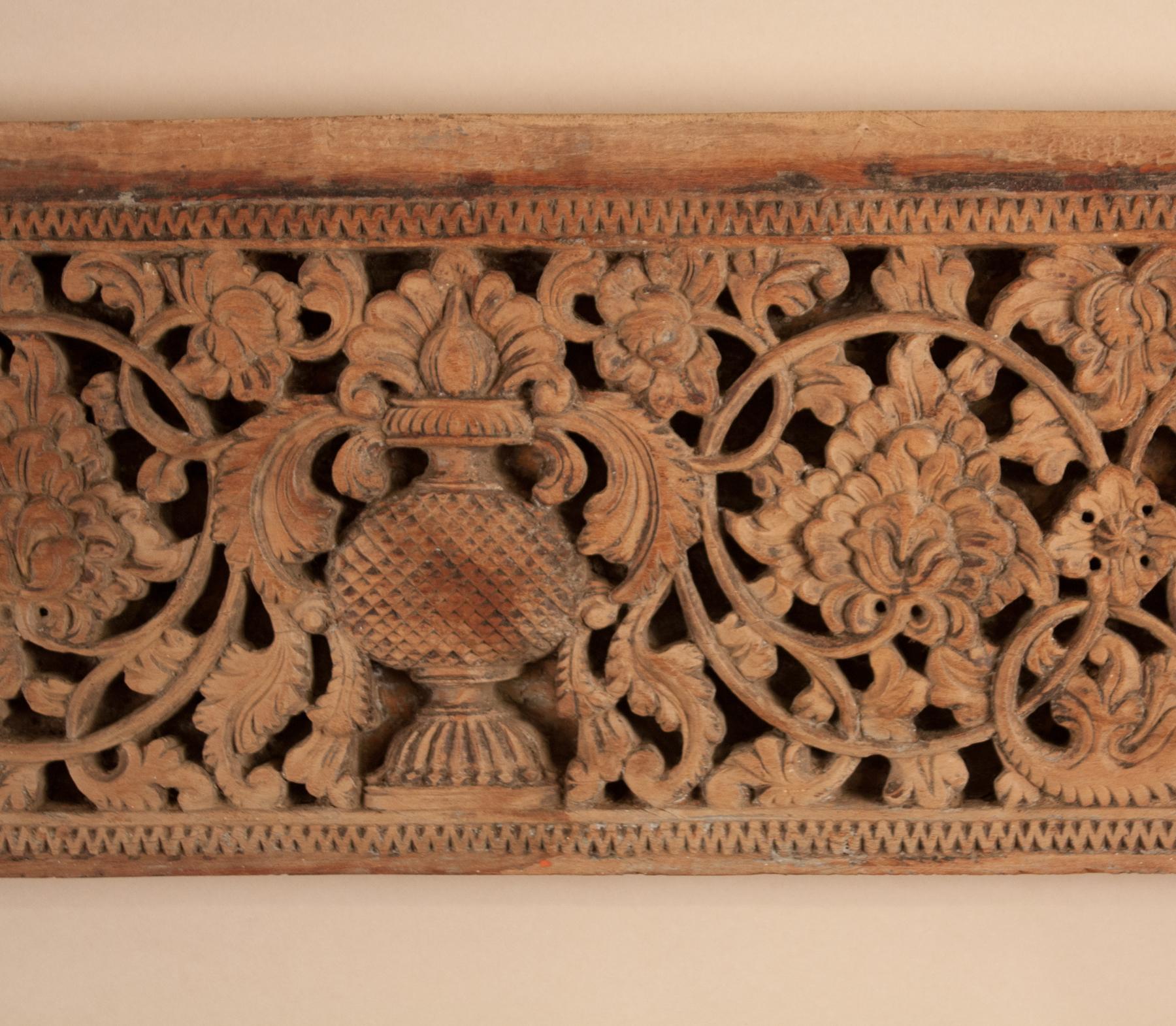 19th Century Carved Teak Wood Mogul Panel from India In Good Condition For Sale In Heath, MA