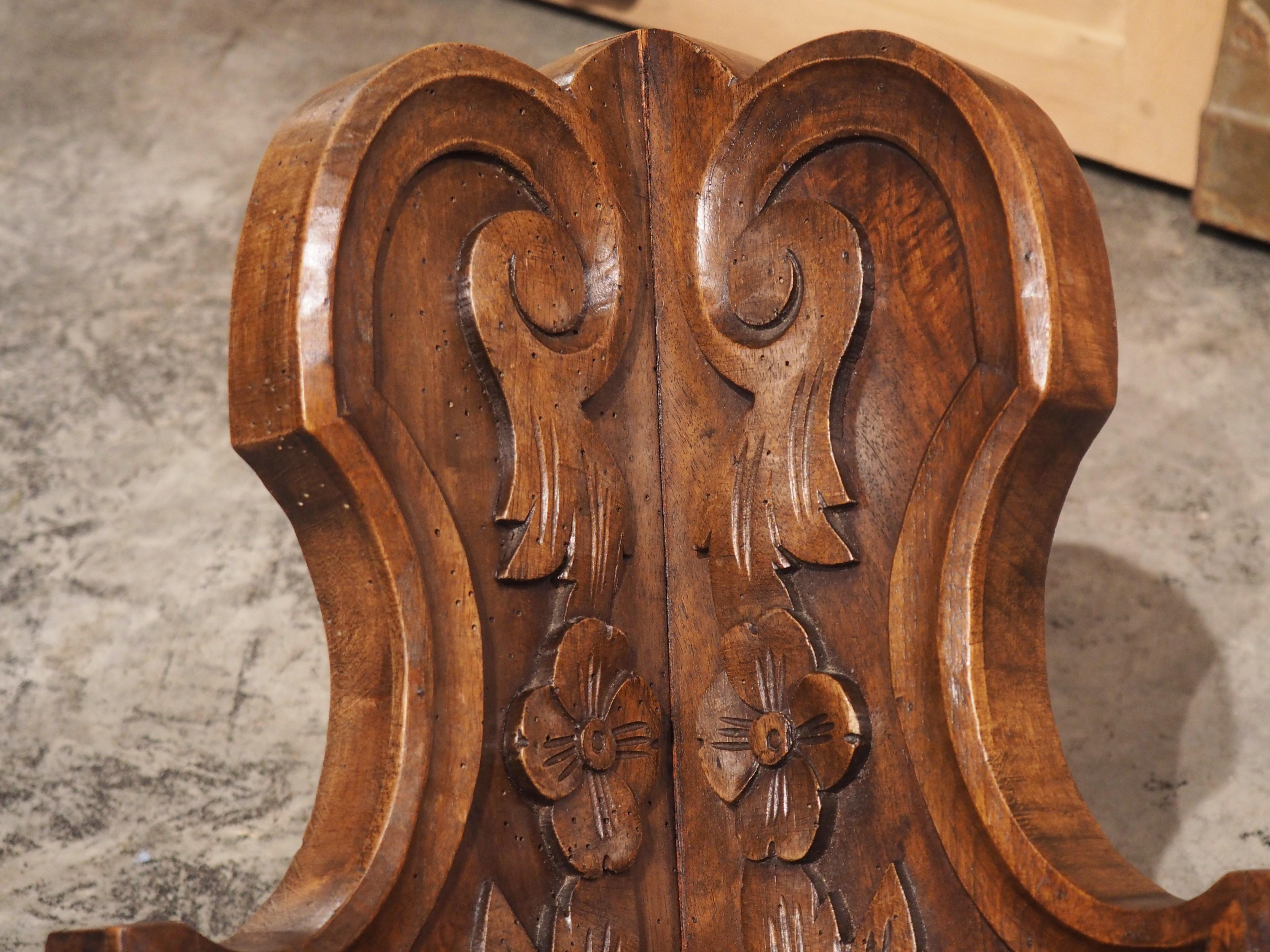 19th Century Carved Walnut Corner Shelf from France For Sale 2