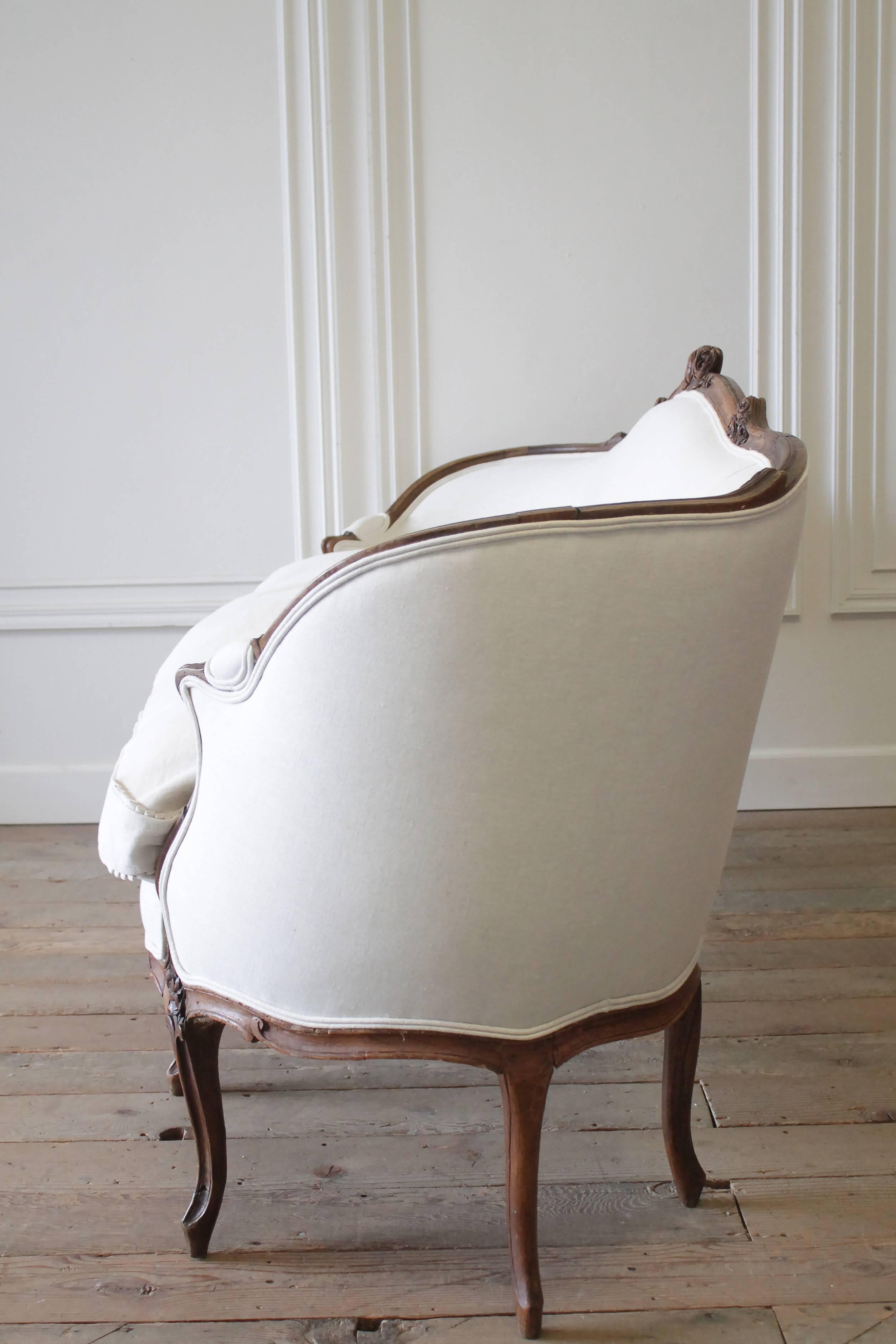 19th Century Carved Walnut Louis XV Style French Sofa Upholstered Belgian Linen In Good Condition In Brea, CA