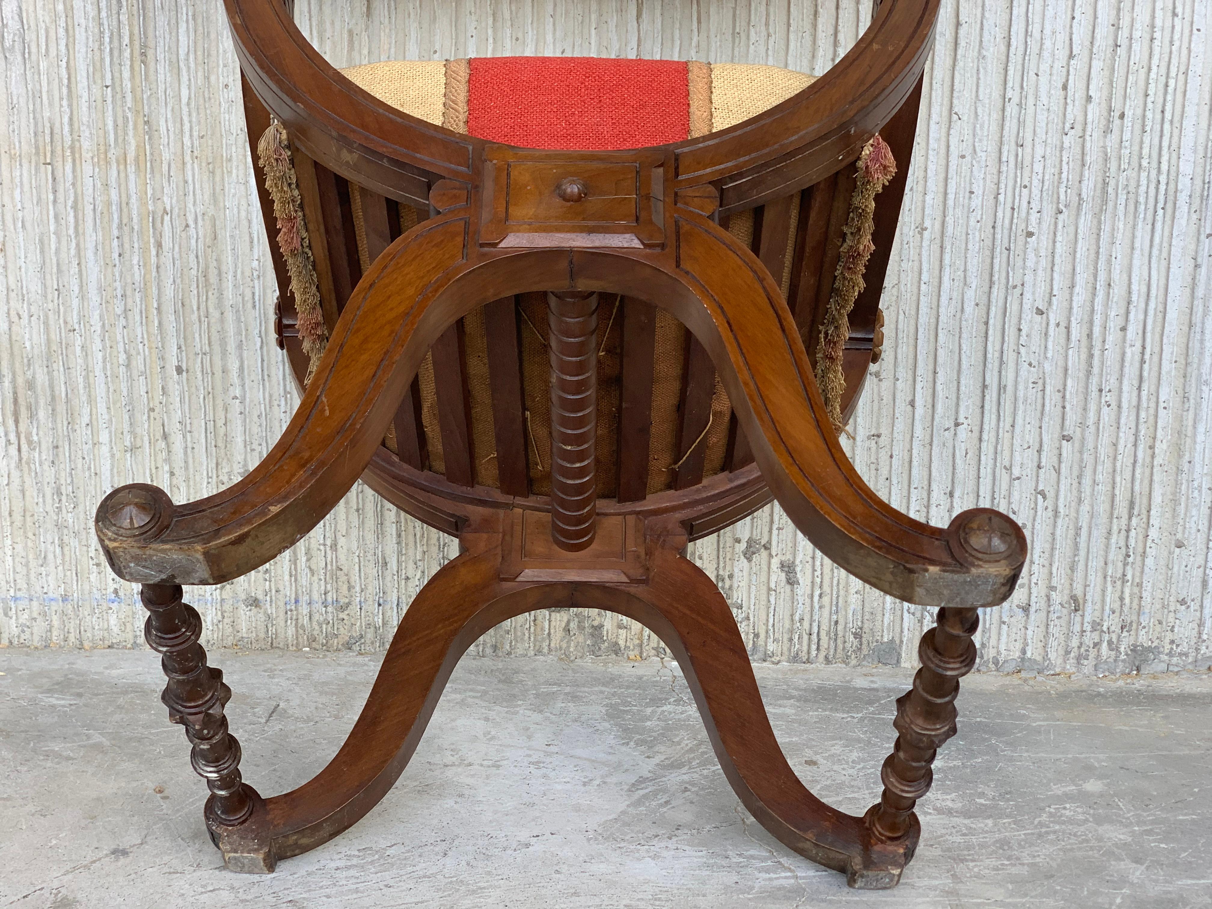 19th Century Carved Walnut Upholstered Savonarola Bench or Settee In Good Condition In Miami, FL