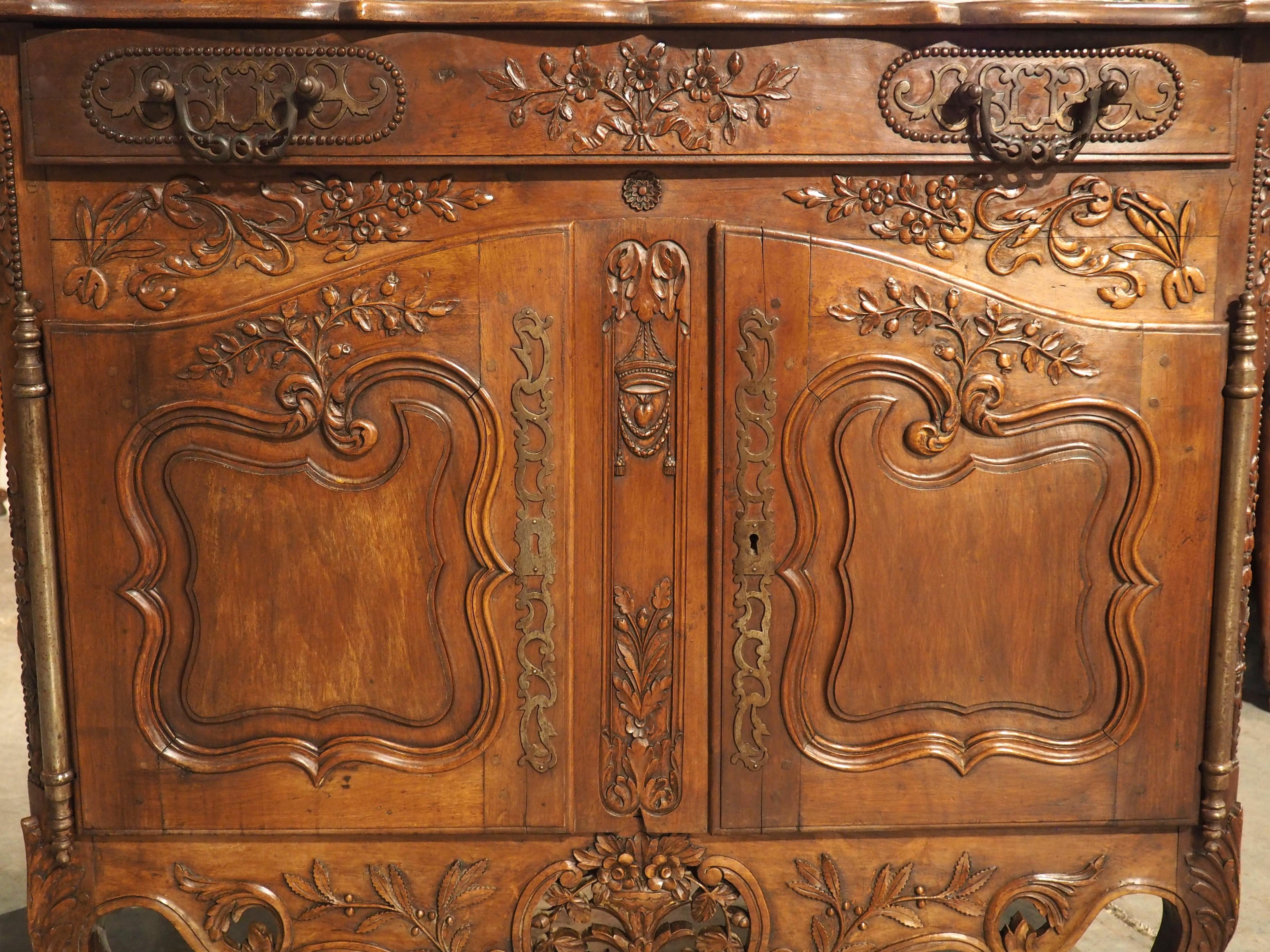 Louis XV 19th Century Carved Walnut Wood Buffet from Provence, France For Sale