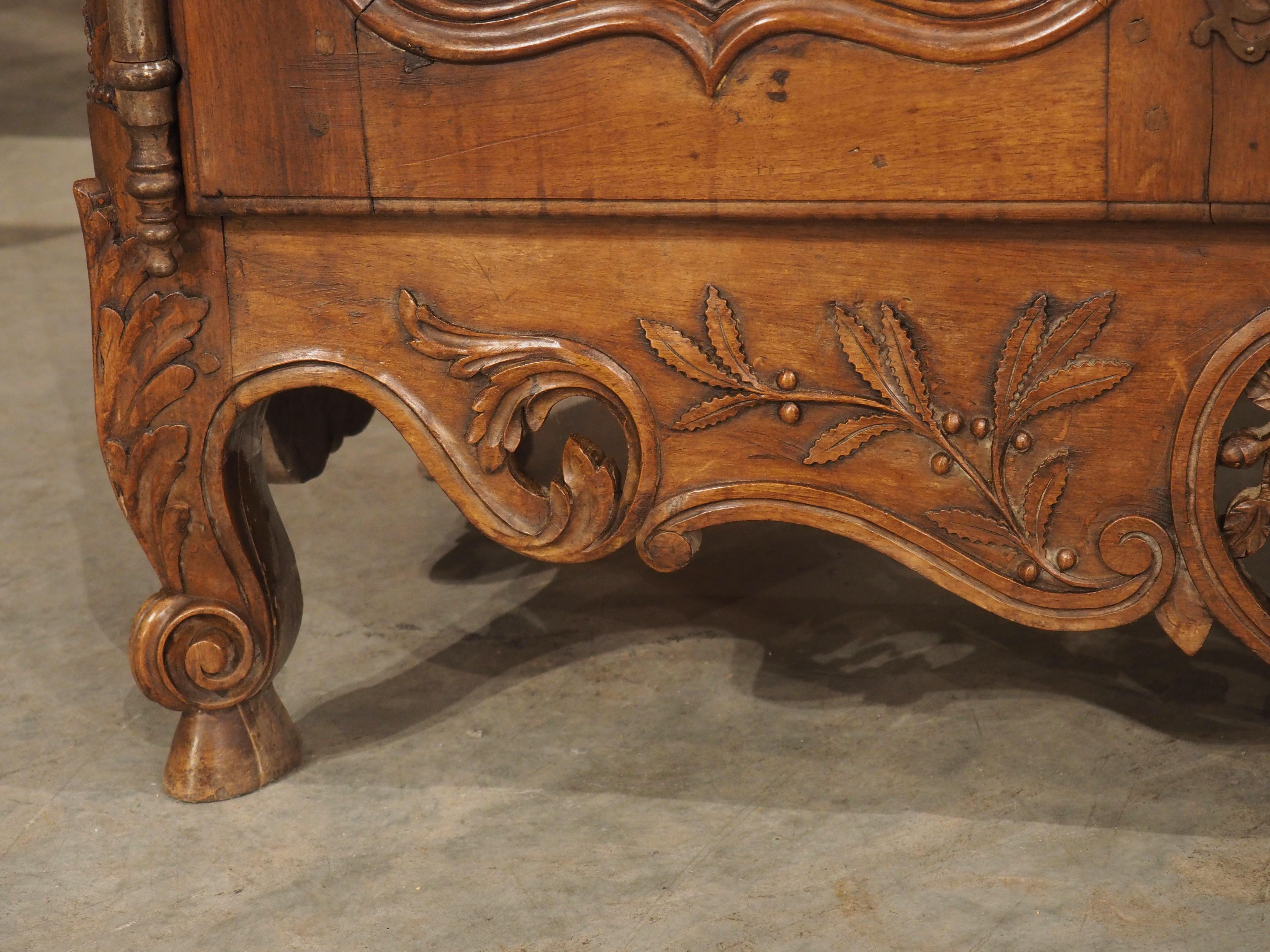 Hand-Carved 19th Century Carved Walnut Wood Buffet from Provence, France For Sale
