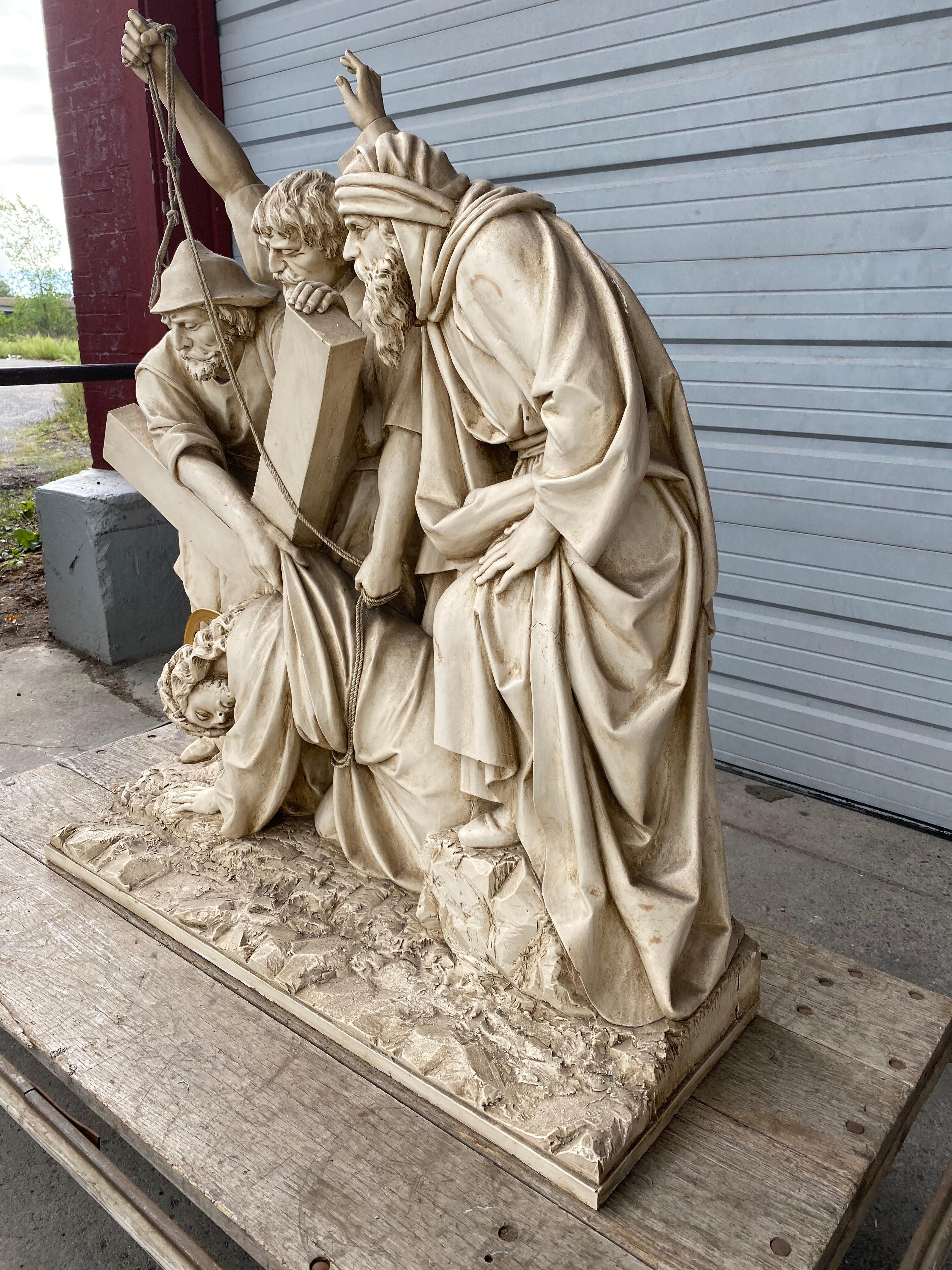 3e station de la croix en bois sculpté du 19ème siècle, « chutes de Jésus », Suisse Bon état - En vente à Buffalo, NY