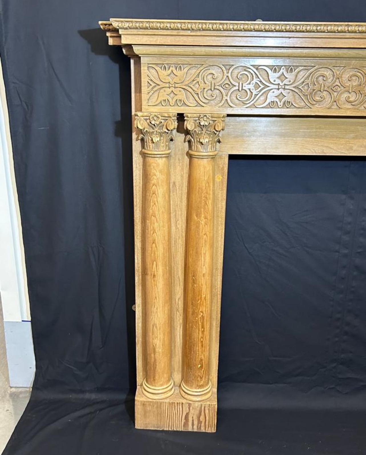 19. Jahrhundert geschnitzter Wood Wood Kamin (Handgefertigt) im Angebot