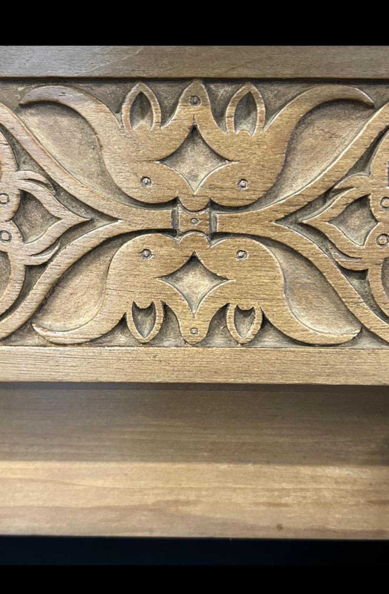 19. Jahrhundert geschnitzter Wood Wood Kamin im Zustand „Gut“ im Angebot in Southall, GB