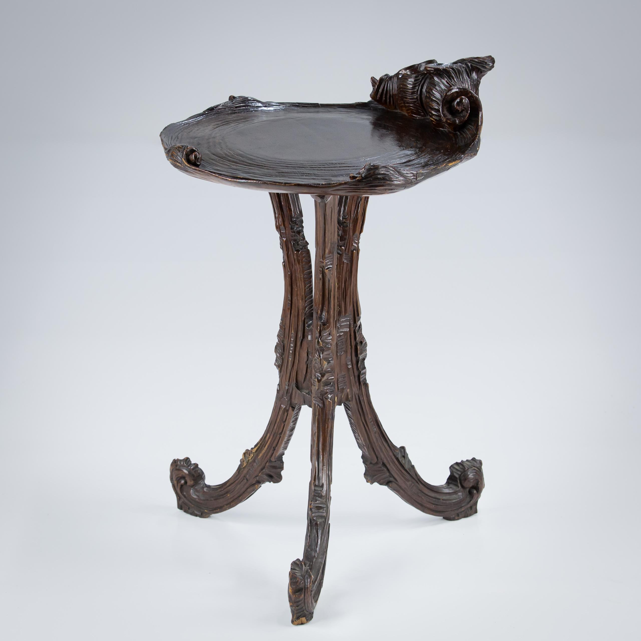 19th Century Carved Wood Grotto Table For Sale 7