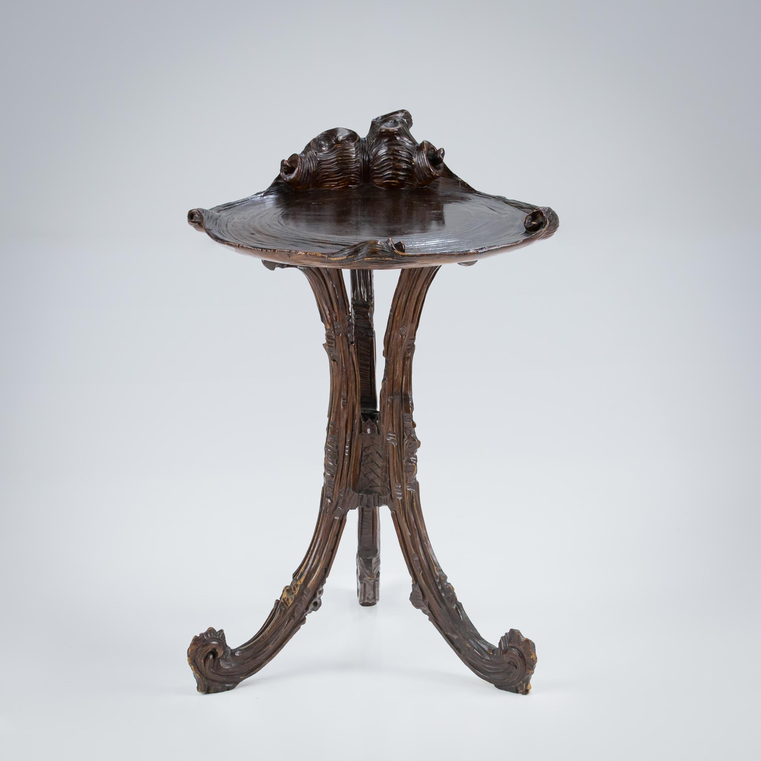 19th Century Carved Wood Grotto Table In Fair Condition For Sale In Pease pottage, West Sussex
