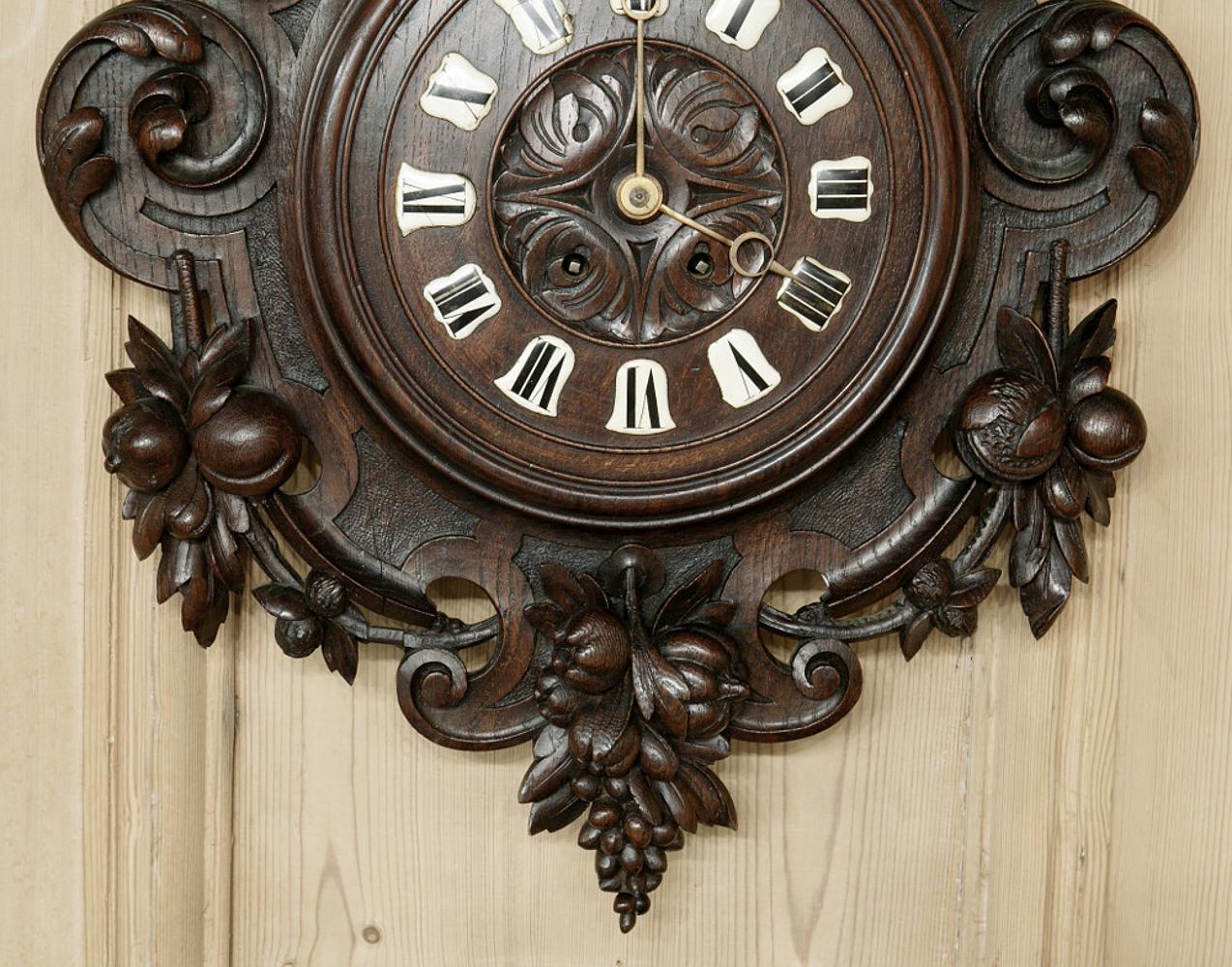 19th Century Carved Wood Louis XVI Wall Clock In Good Condition In Dallas, TX