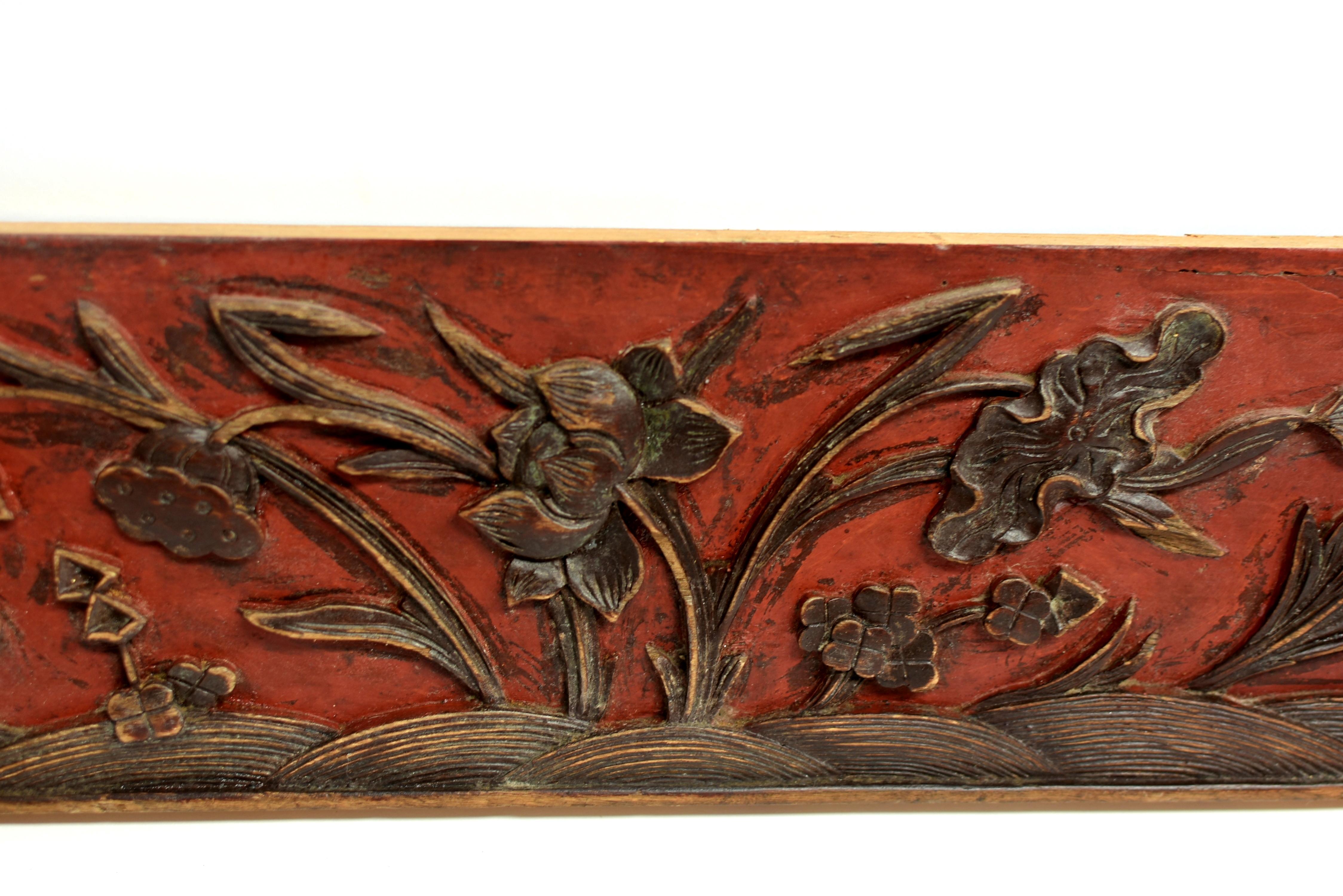 Panneau en bois sculpté du XIXe siècle Fragment de lotus en vente 5
