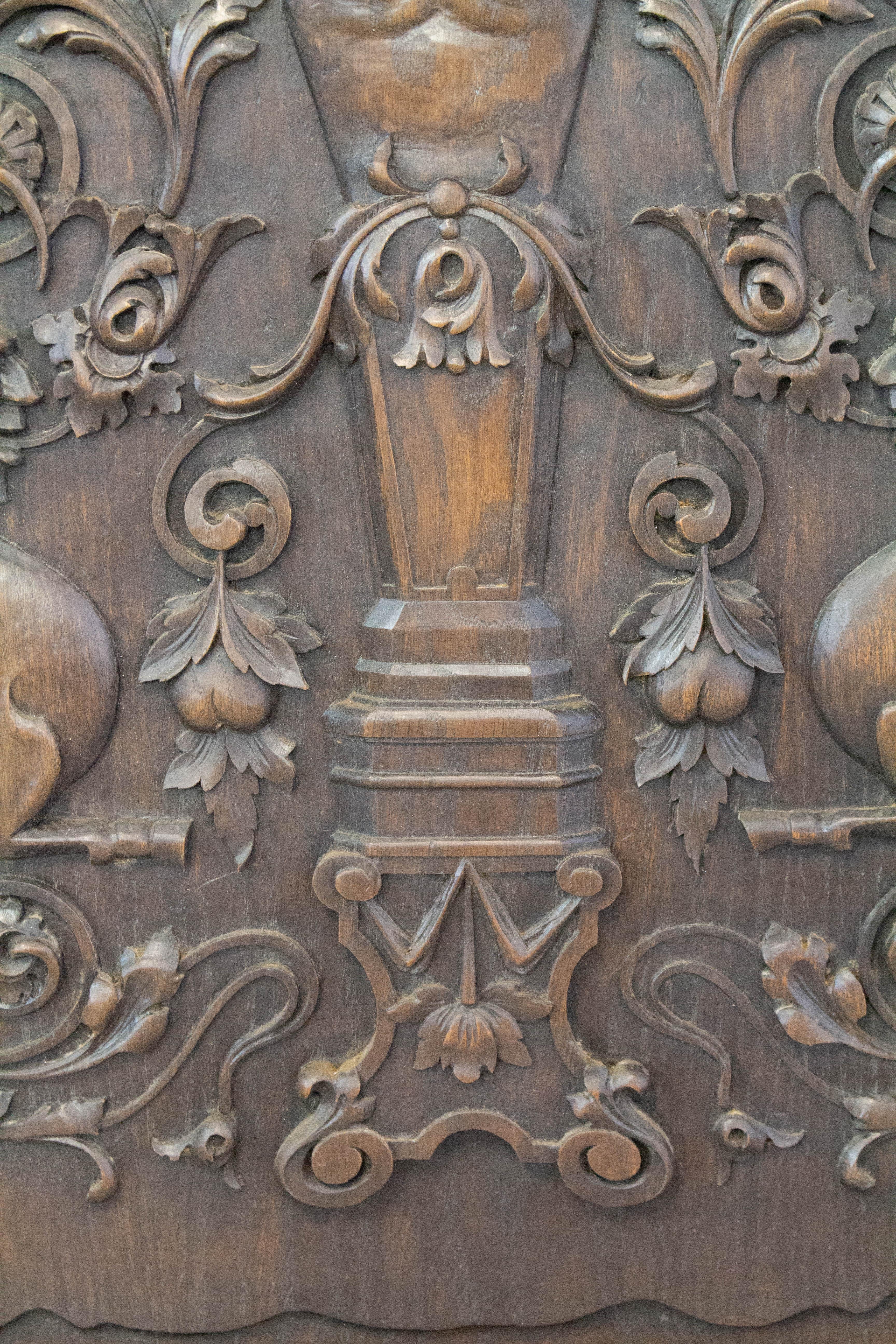 19th Century Carved Wood Panel French One of Kind Renaissance Chimera Plaque In Good Condition In Labrit, Landes