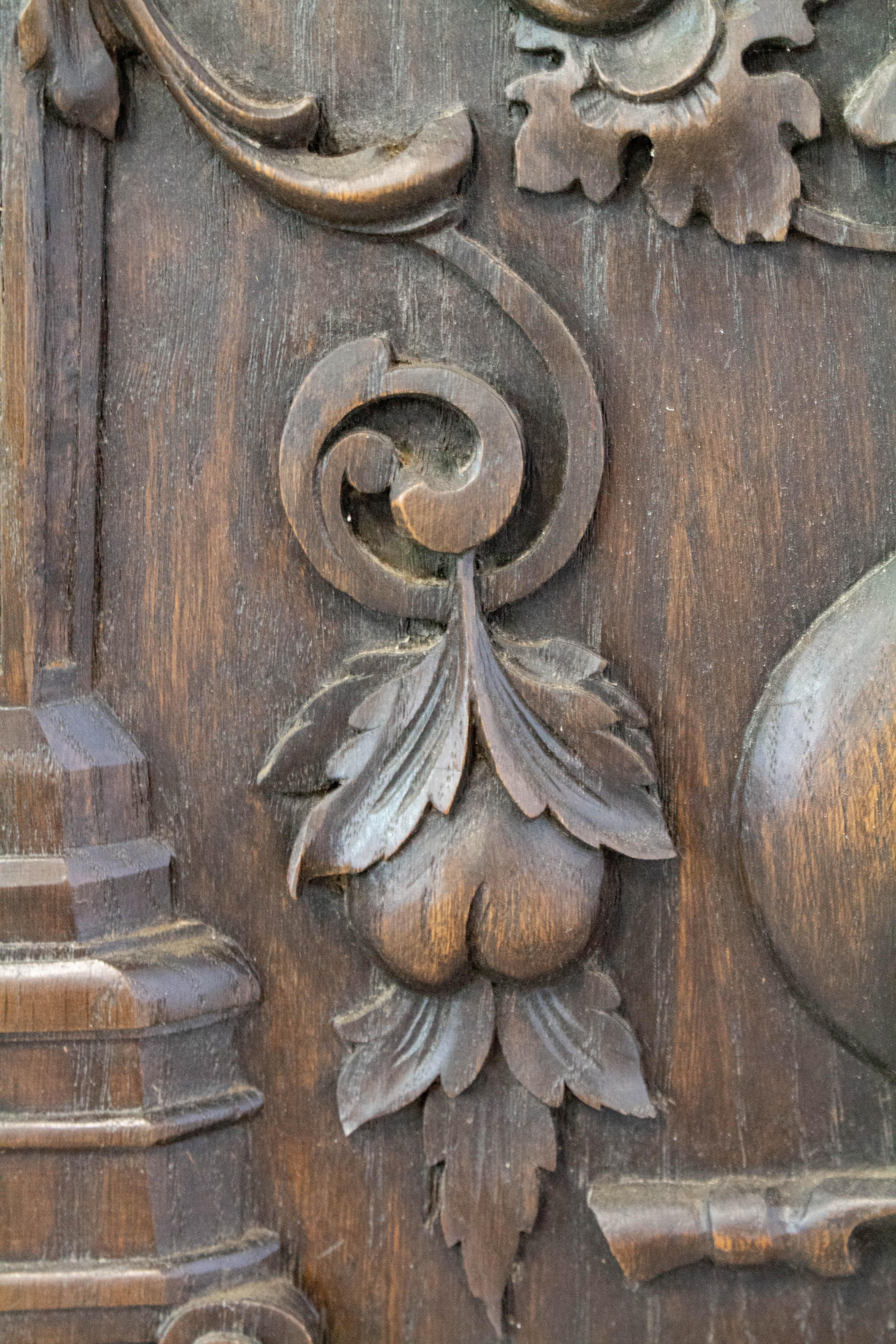 Plaque chimère française du 19ème siècle en bois sculpté, exemplaire unique de la Renaissance Bon état - En vente à Labrit, Landes