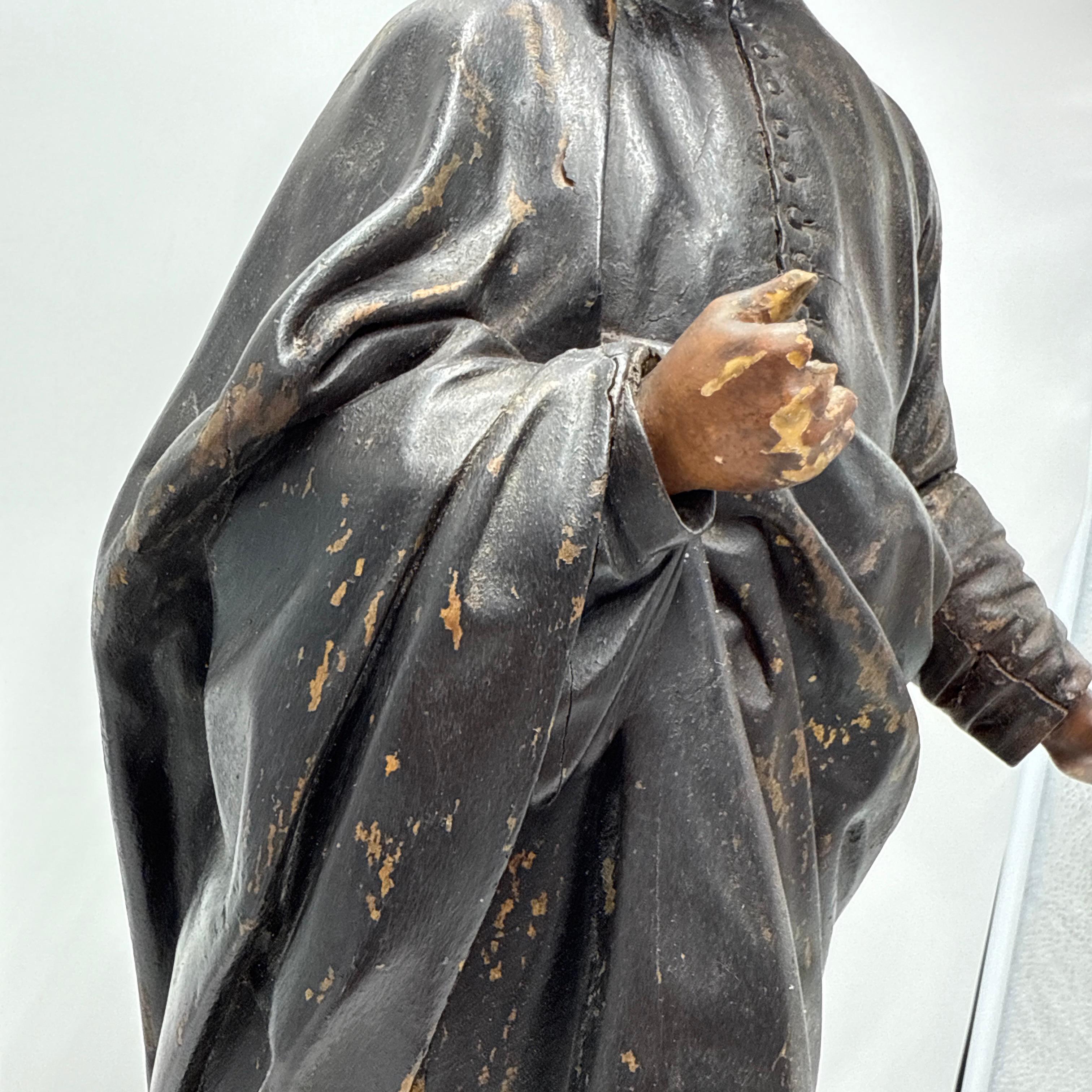 19. Jahrhundert geschnitzt Holz religiöse Statue eines Heiligen mit Glasaugen im Angebot 2