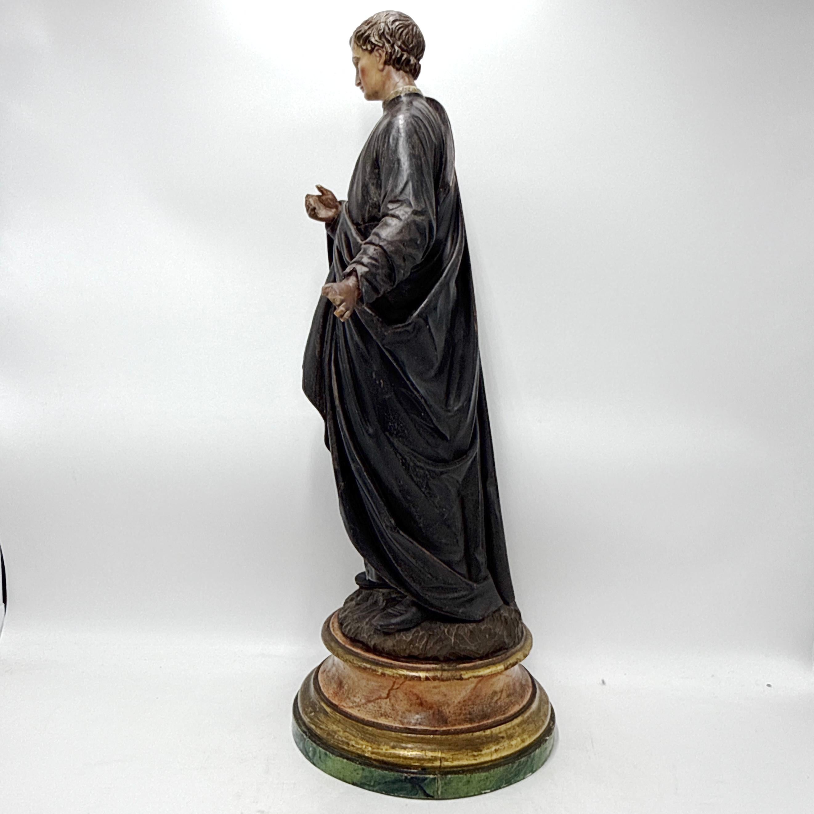 19. Jahrhundert geschnitzt Holz religiöse Statue eines Heiligen mit Glasaugen im Angebot 5