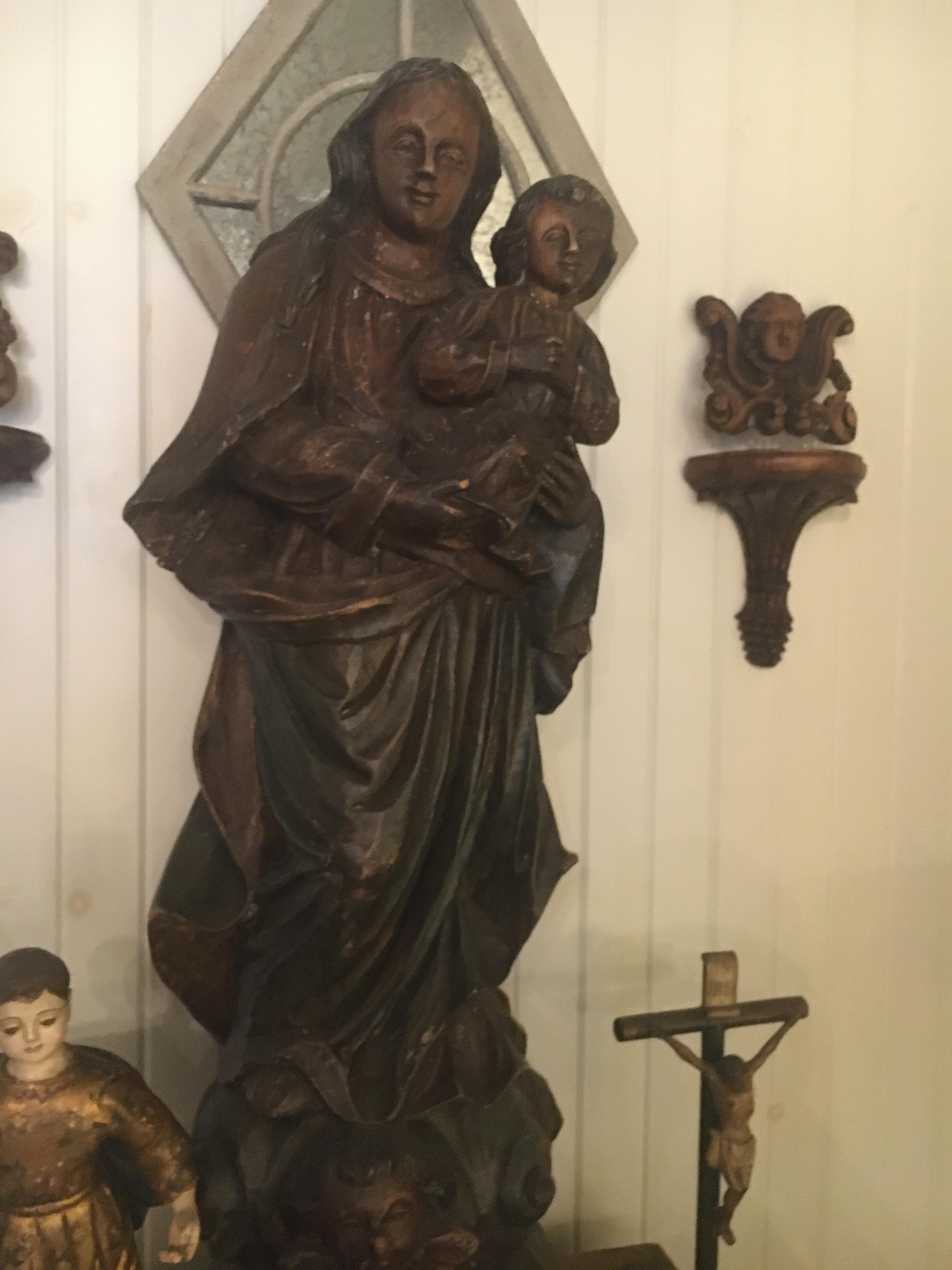 19th Century Carved Wood Santos with Gilt Decoration In Excellent Condition For Sale In Buchanan, MI