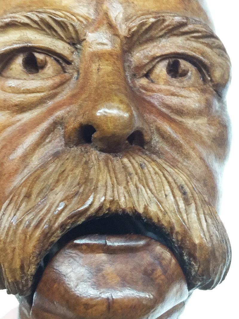 19th Century Carved Wooden Figural Nutcracker of Otto Von Bismarck In Good Condition For Sale In Delft, NL