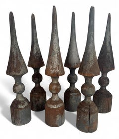 Collection d'épis de faîtage en bois sculpté du XIXe siècle (6)