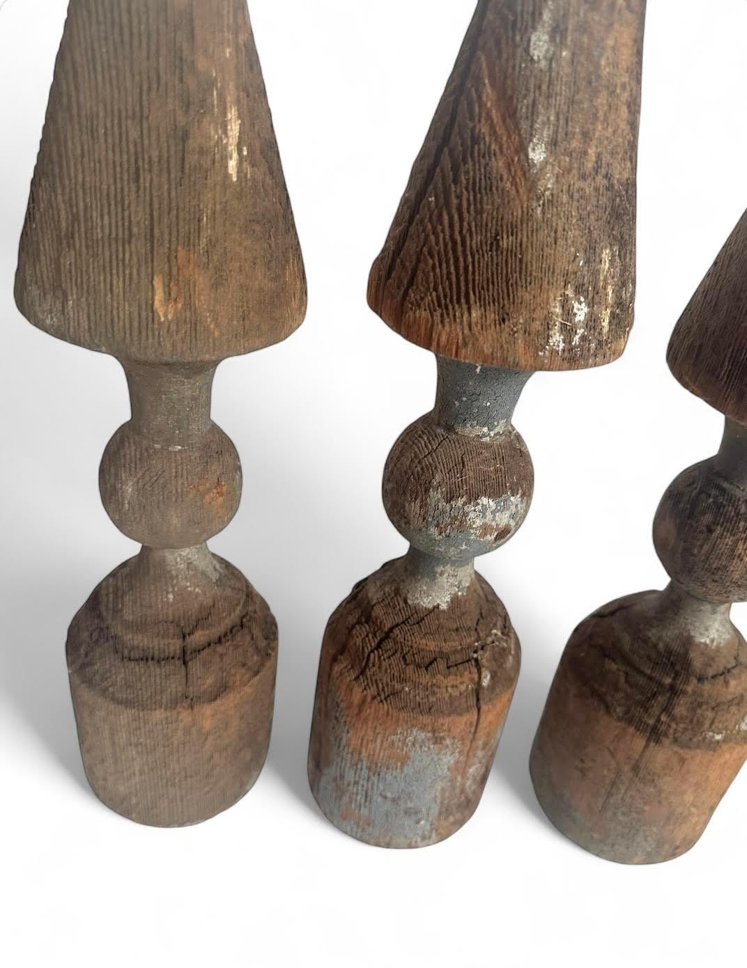 Fine XIX secolo Collection'S (6): Finali in legno intagliato del XIX secolo in vendita
