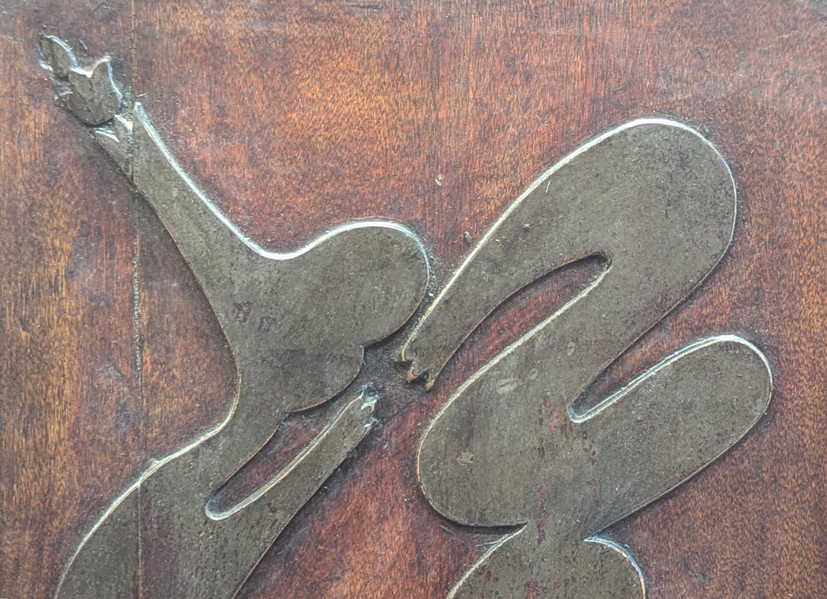 Écran de table en bois sculpté du 19ème siècle en vente 7