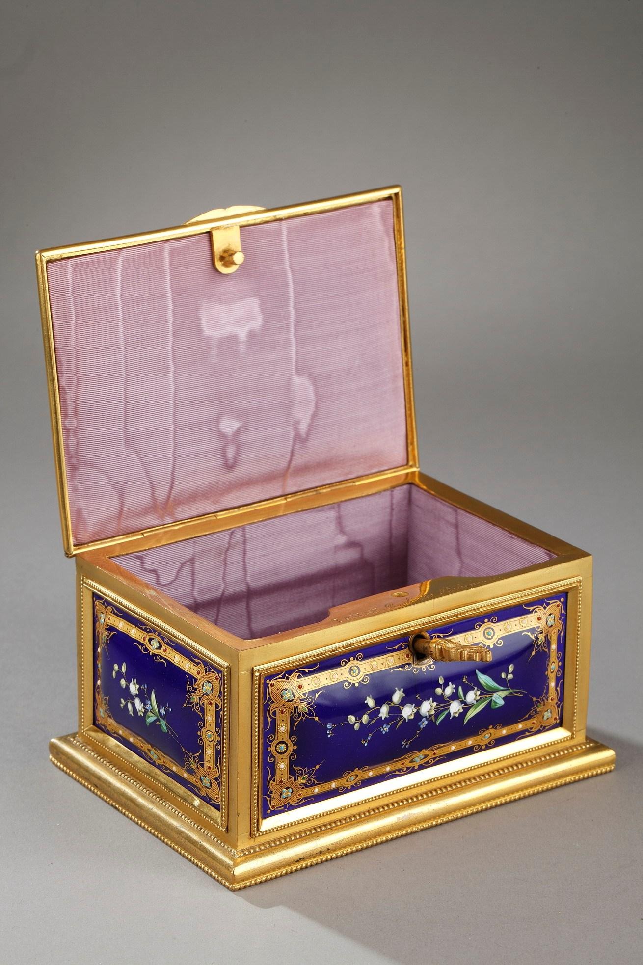19th Century Casket in Enamel and Gilt Bronze Mount, Signed Tahan 4