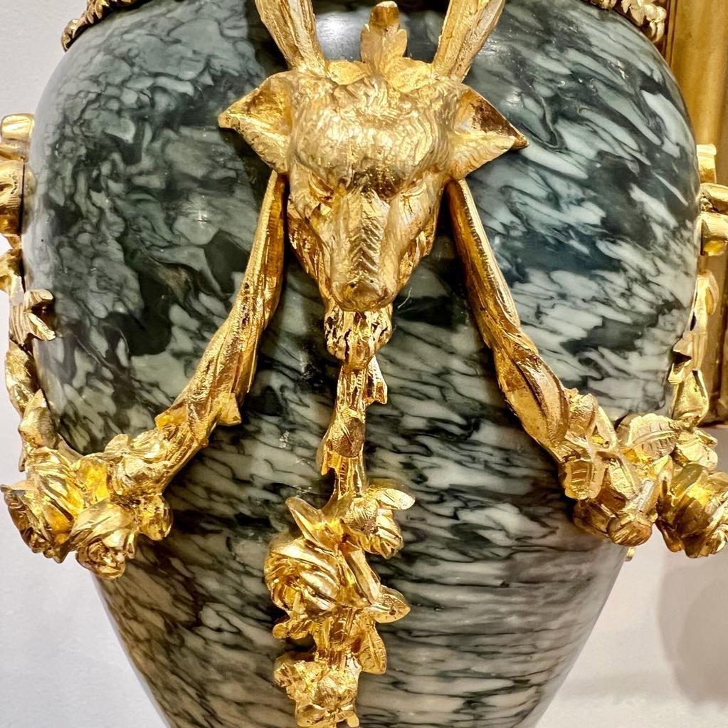 Cassolettes du XIXe siècle en marbre et bronze doré de la période Napoléon III Bon état - En vente à NICE, FR