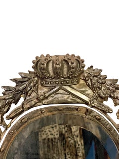 Tischspiegel aus gegossenem und vergoldetem Eisen des 19. Jahrhunderts mit heraldischen und Rittermotiven