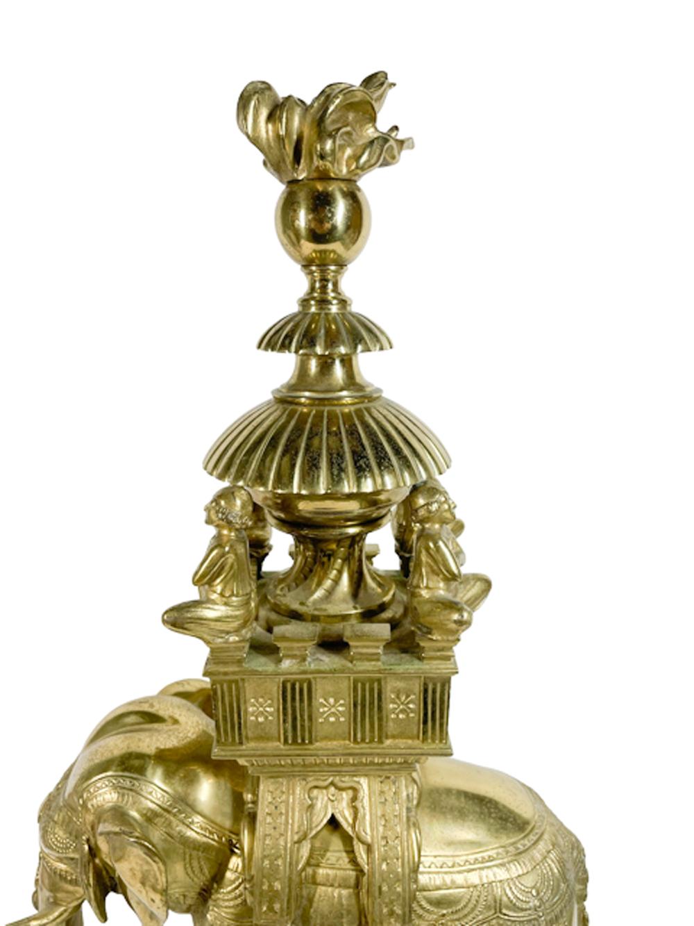 Kaminsims-Garnituren oder Chenets aus gegossenem Messing aus dem 19. Jahrhundert im anglo-indischen Stil im Angebot 7