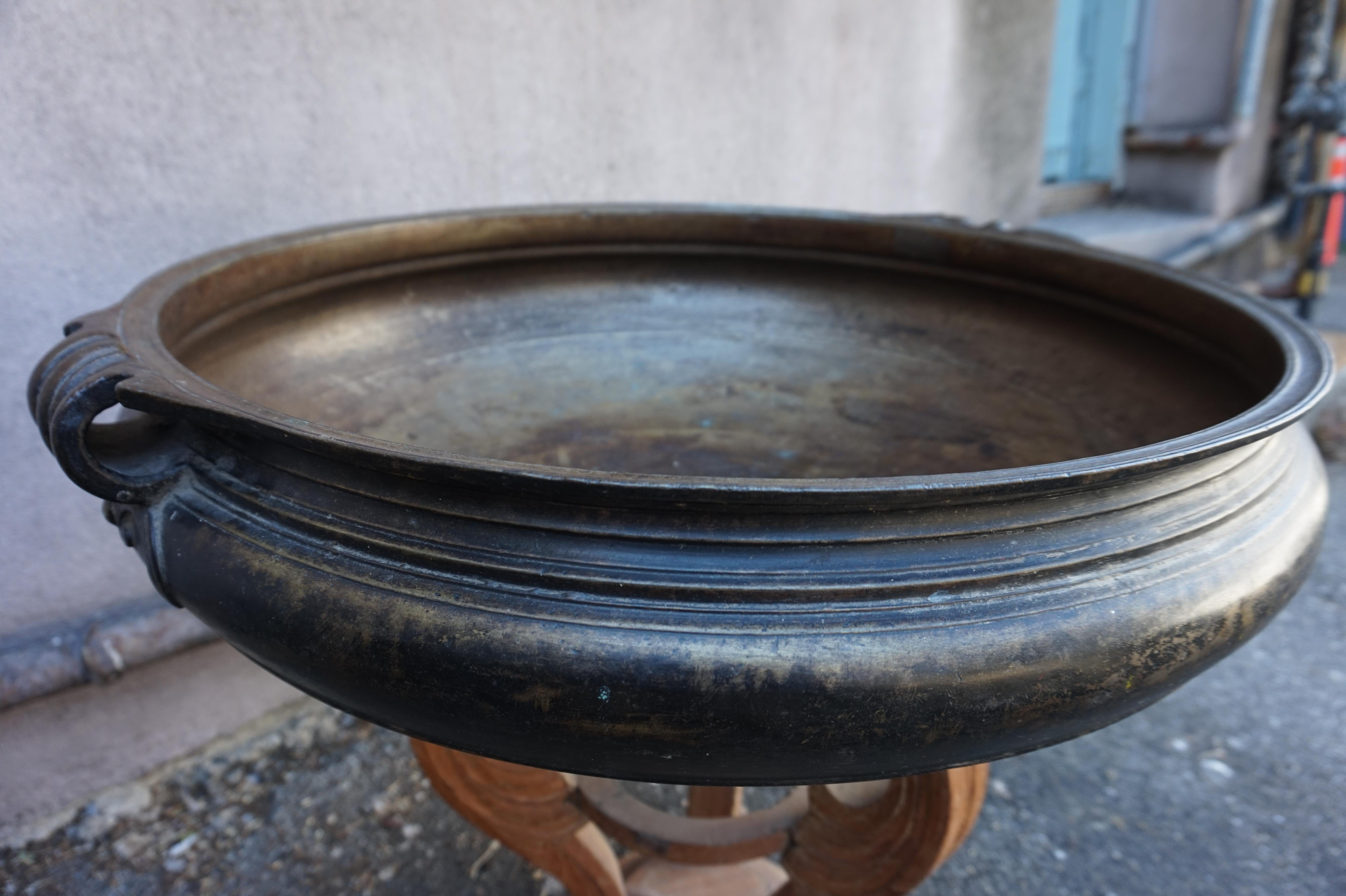 19th Century Cast Bronze Vessel Planter Sink with Handles & Original Patina For Sale 3