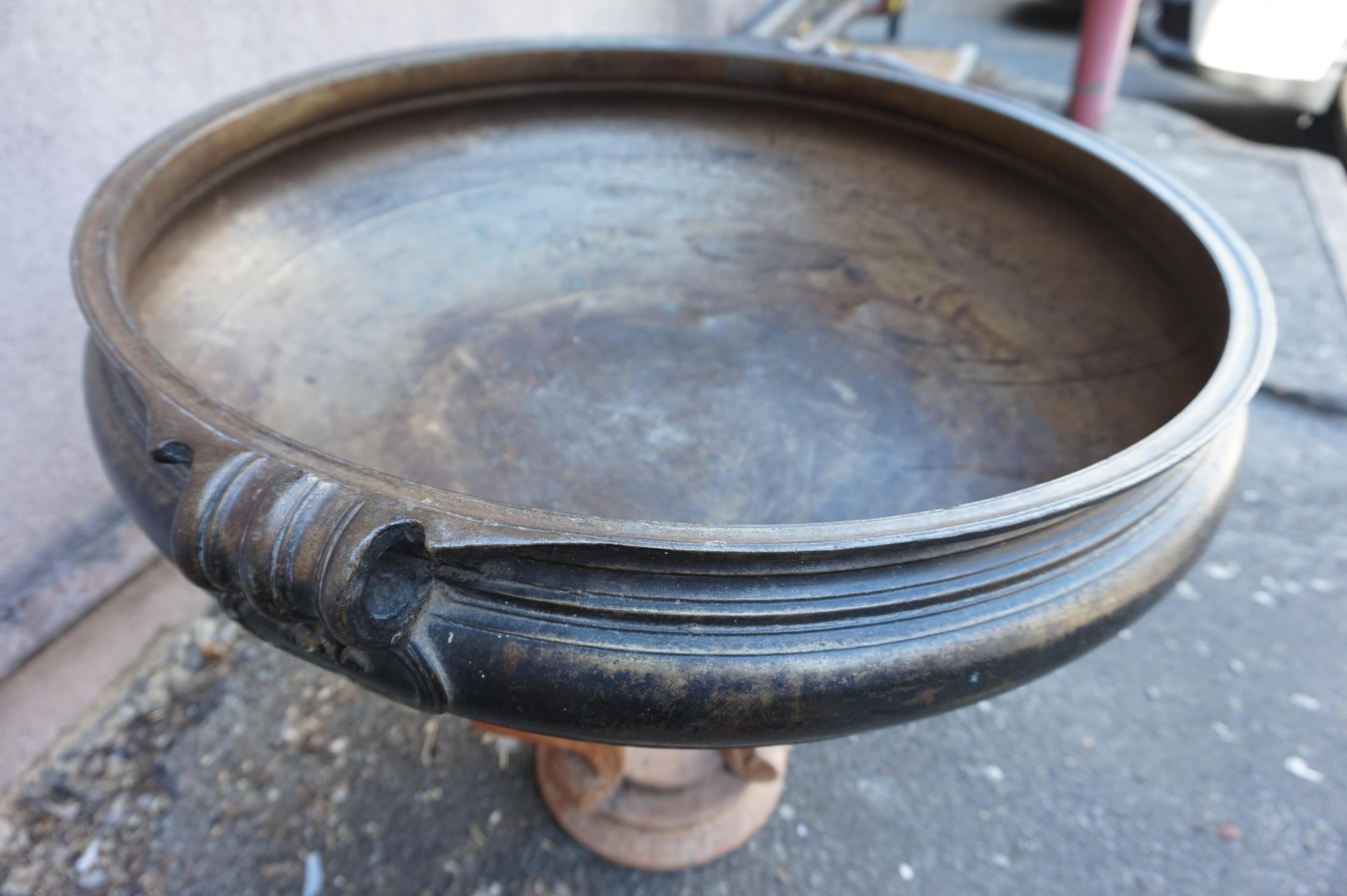 19th Century Cast Bronze Vessel Planter Sink with Handles & Original Patina For Sale 4