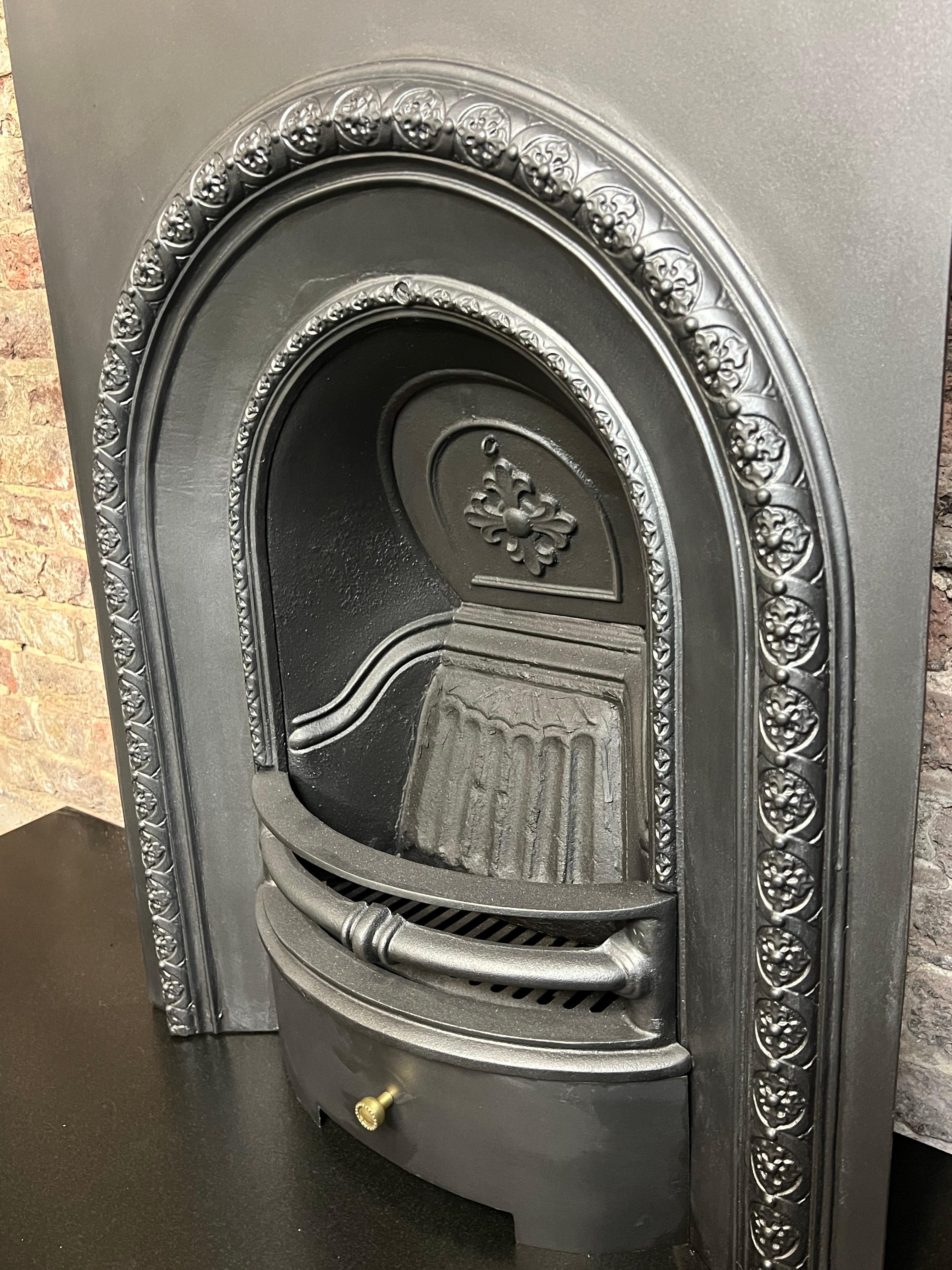 19th Century Cast Iron Arch Fireplace Insert For Sale 4
