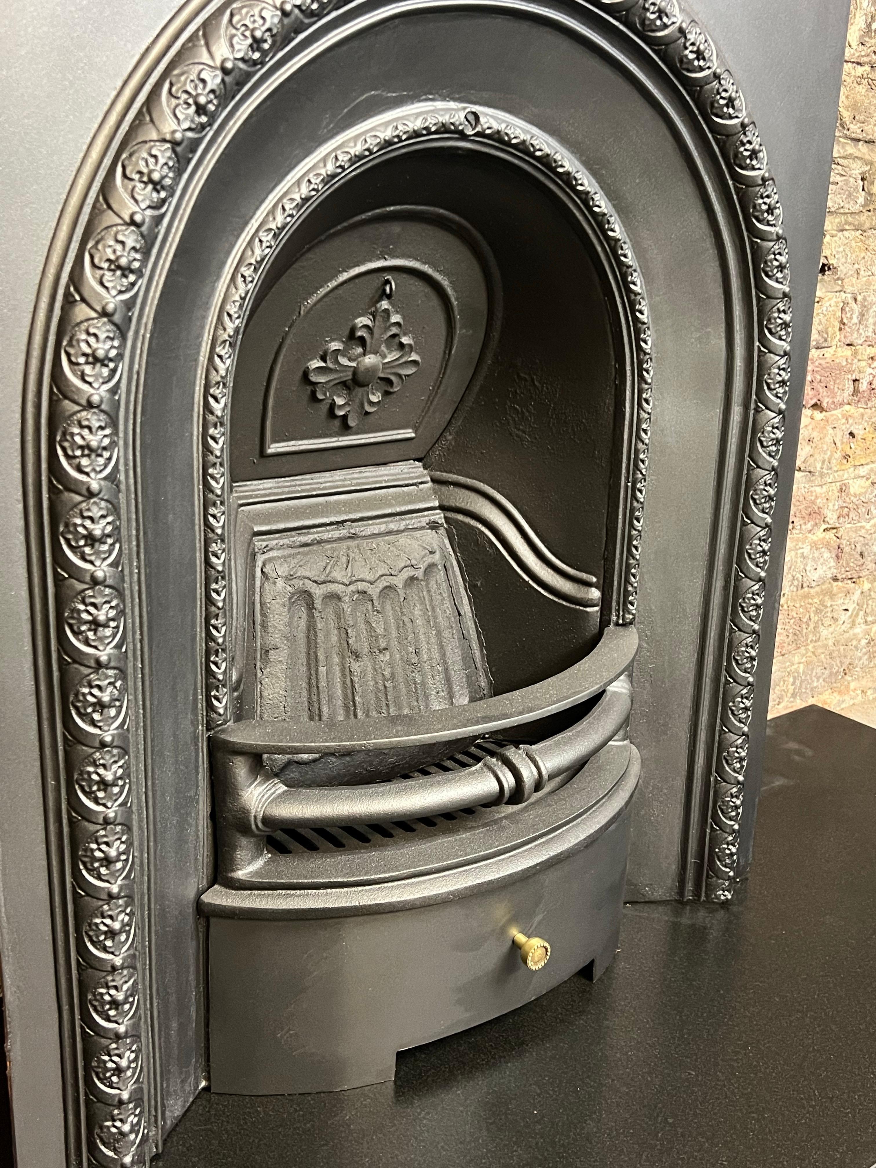 Victorian 19th Century Cast Iron Arch Fireplace Insert For Sale