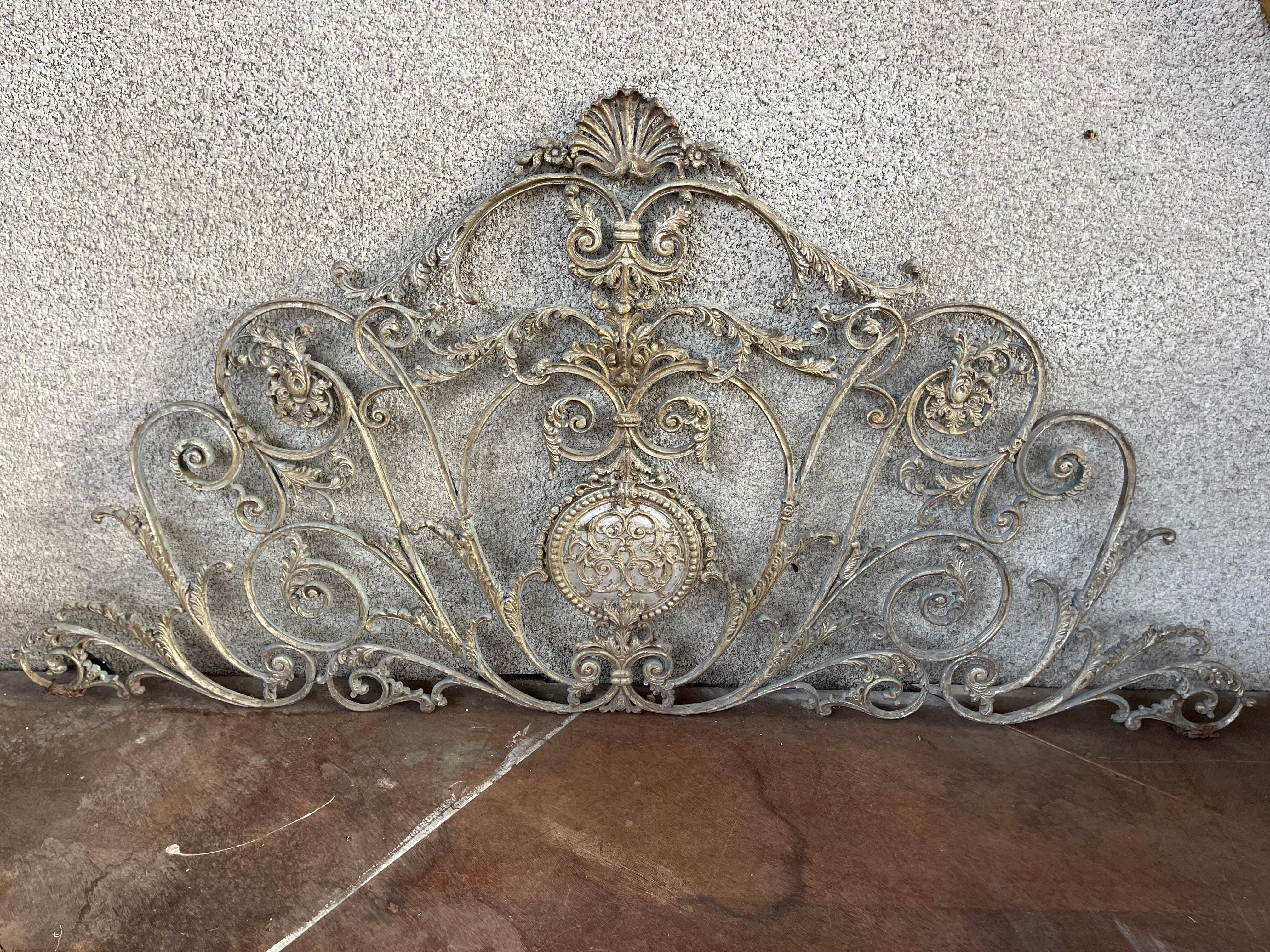 19th Century Cast Iron Decorative Panel with Floral scrolling For Sale 10