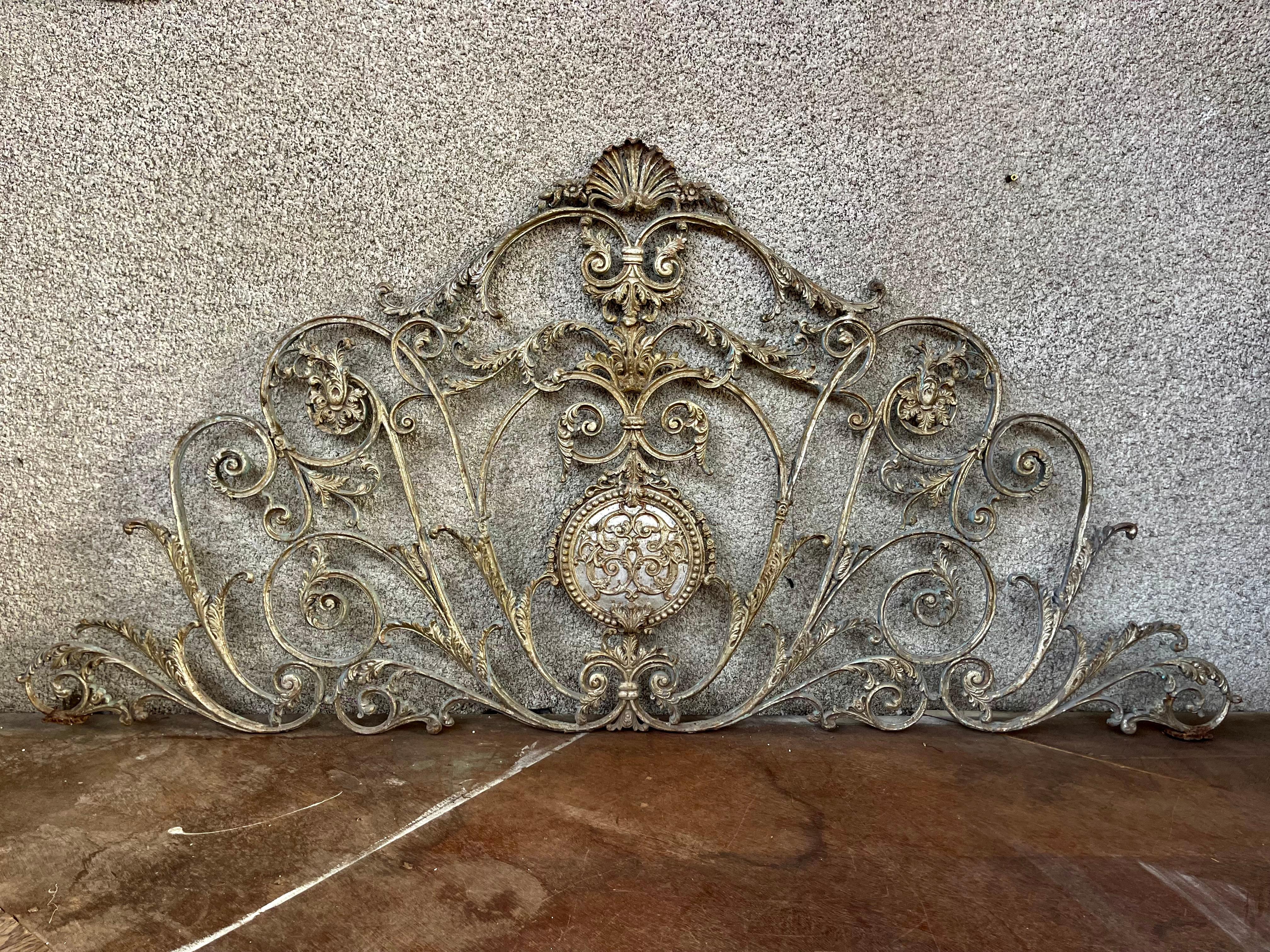 19th Century Cast Iron Decorative Panel with Floral scrolling For Sale 2