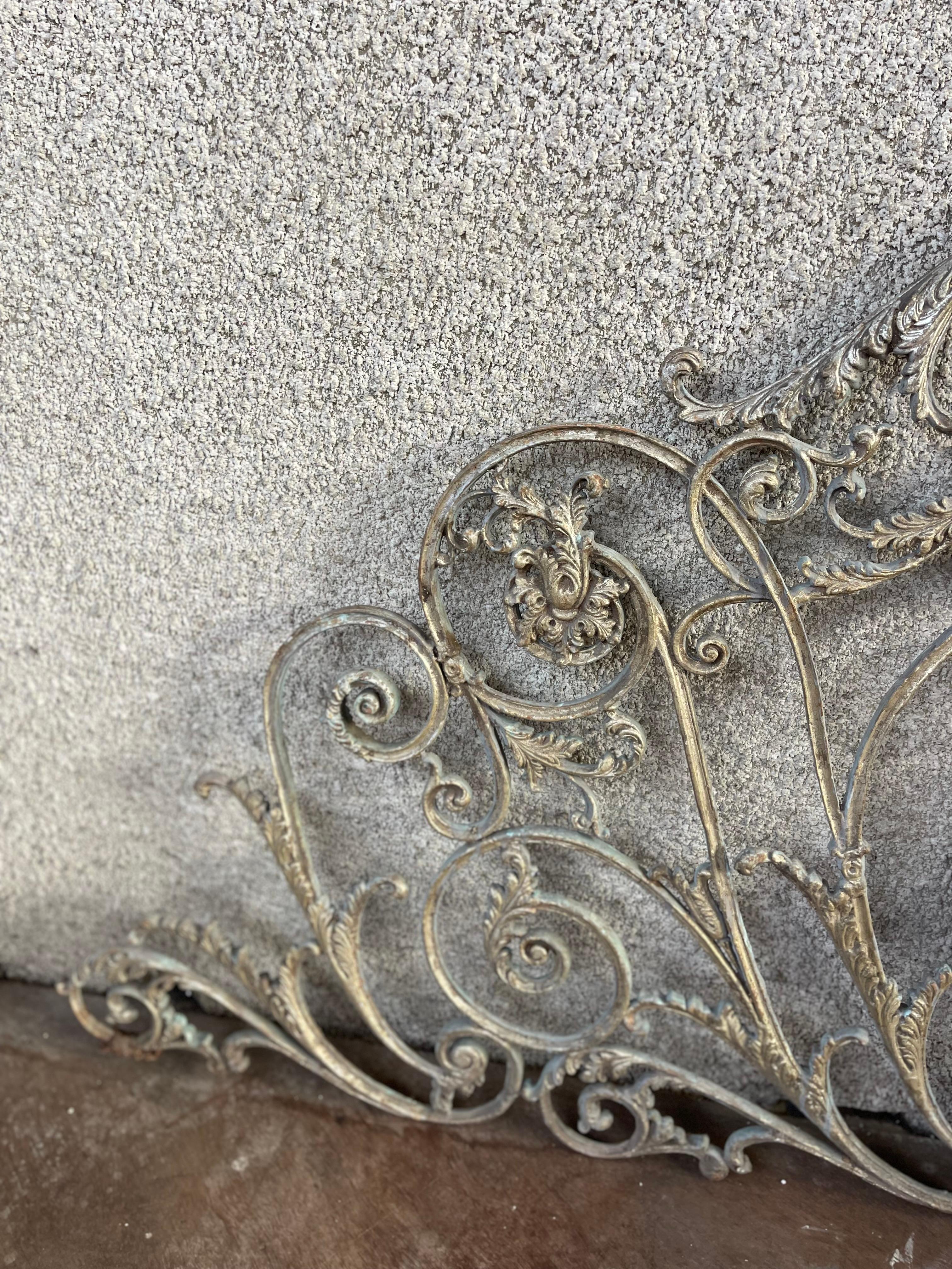 19th Century Cast Iron Decorative Panel with Floral scrolling For Sale 3