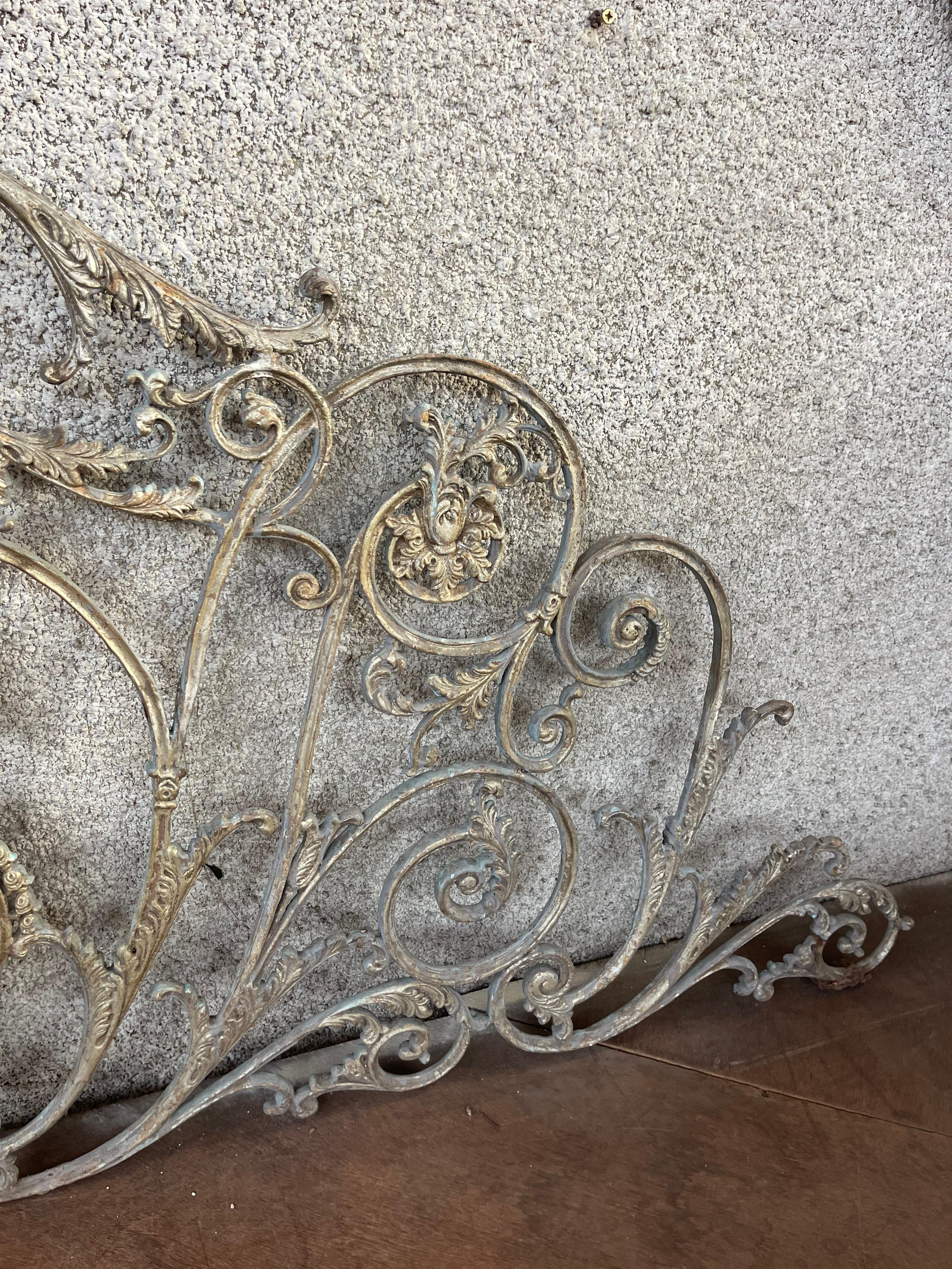 19th Century Cast Iron Decorative Panel with Floral scrolling For Sale 4