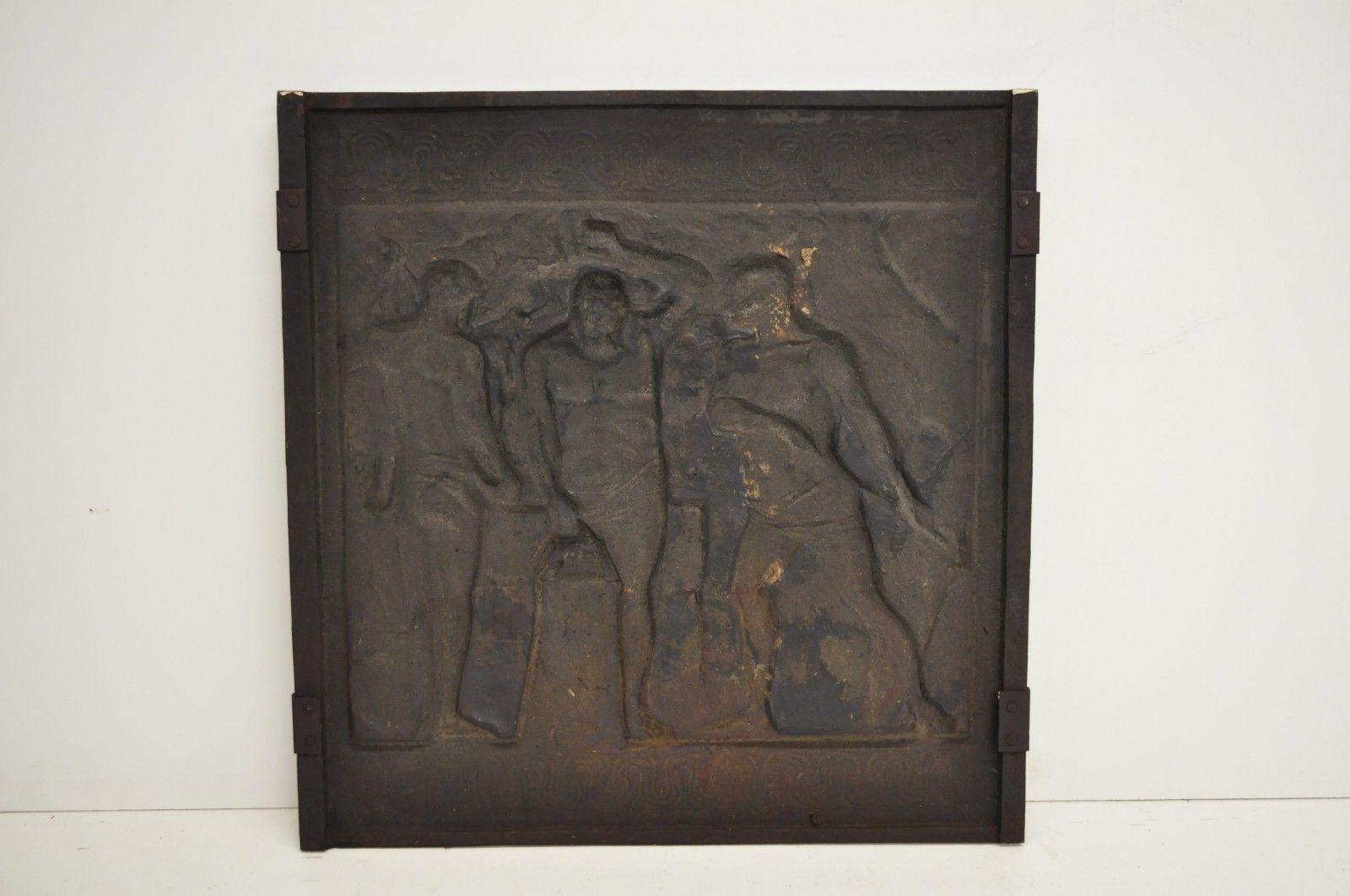 Plaque de cheminée en fonte du 19e siècle Représentation figurative d'un ouvrier de fonderie en vente 2