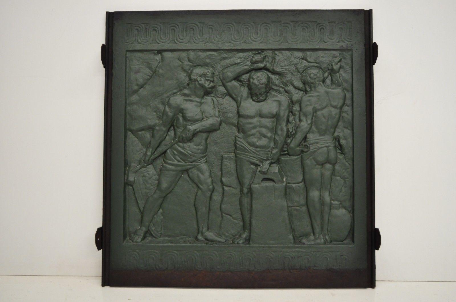 Plaque de cheminée en fonte du 19e siècle Représentation figurative d'un ouvrier de fonderie en vente 4