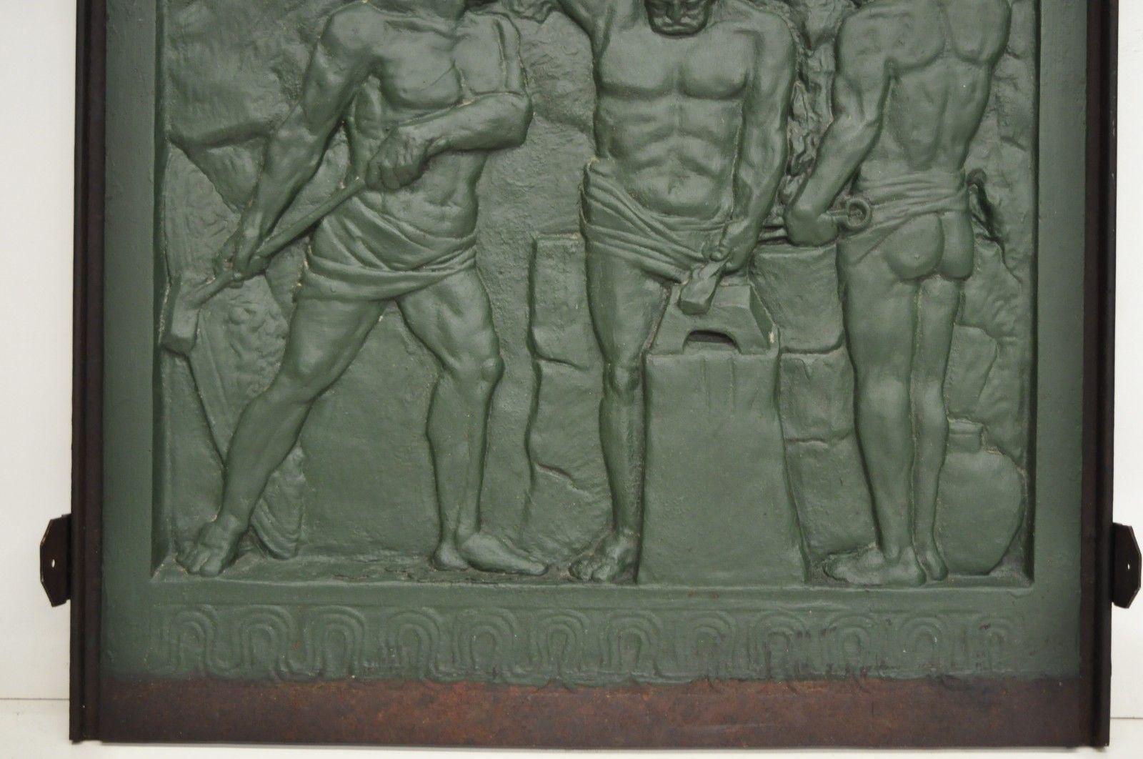 19. Jahrhundert Cast Iron Fireback Figural Foundry Arbeiter Darstellung (amerikanisch) im Angebot