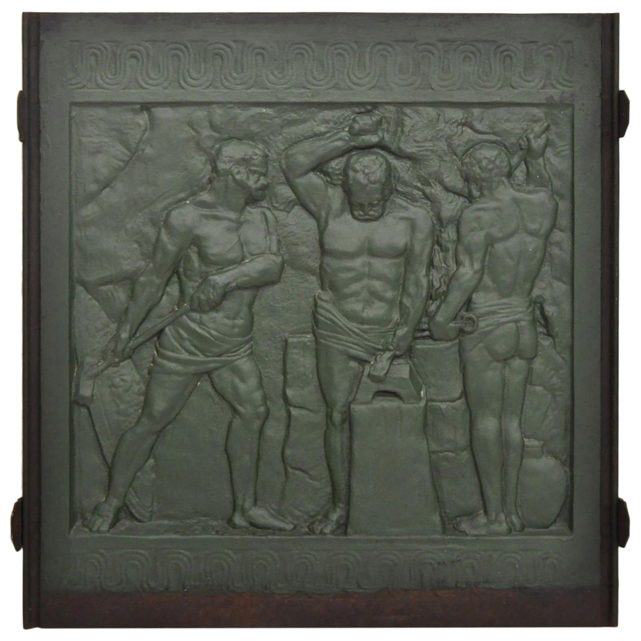 19. Jahrhundert Cast Iron Fireback Figural Foundry Arbeiter Darstellung im Angebot