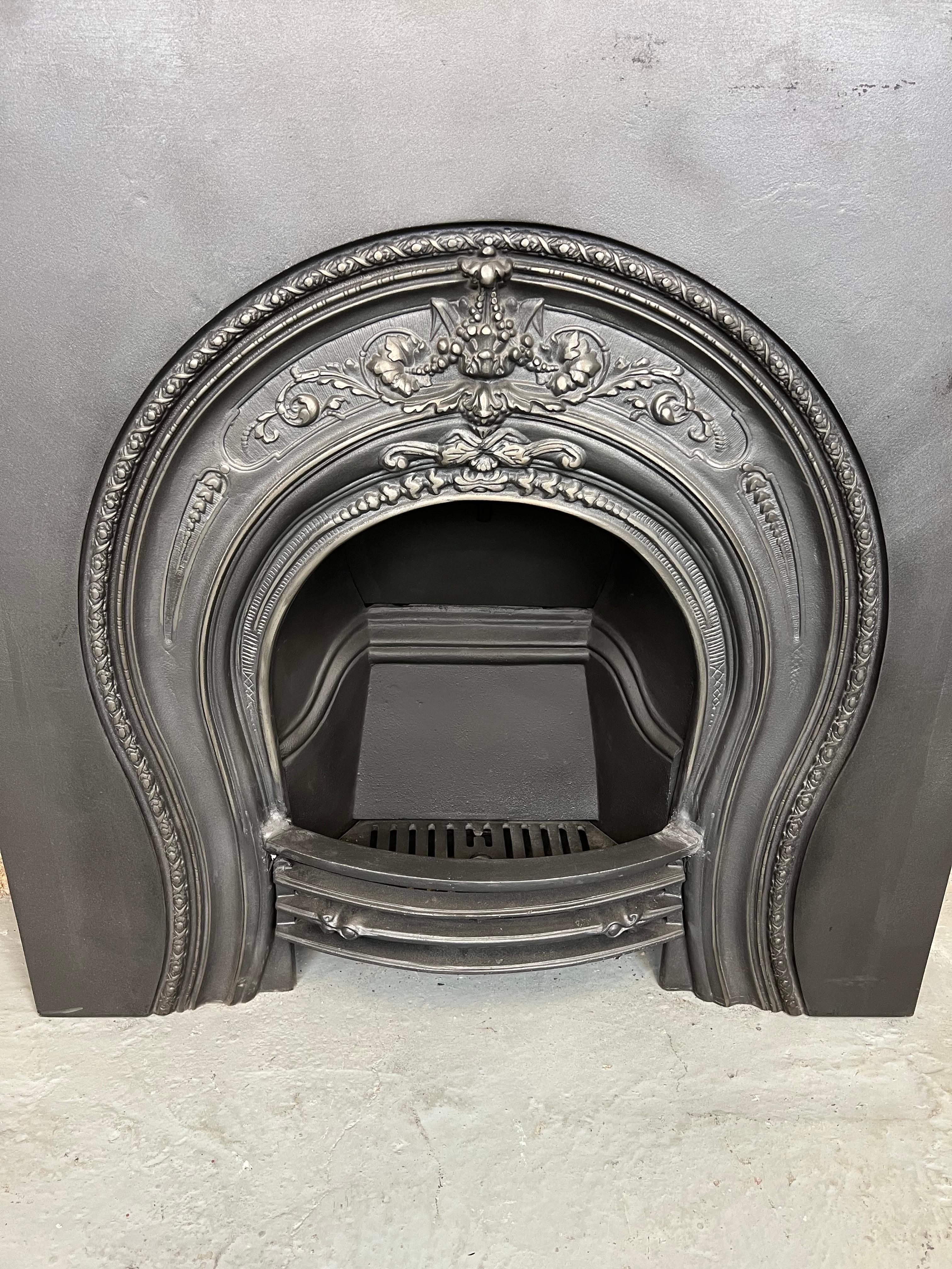 19th Century Cast Iron Fireplace Insert For Sale 5