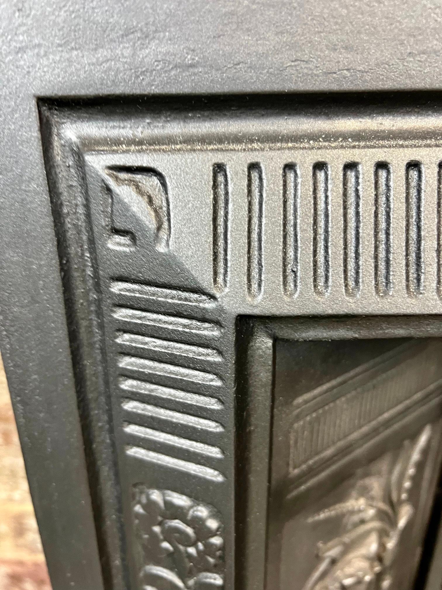 19th Century Cast Iron Fireplace Insert In Good Condition In London, GB