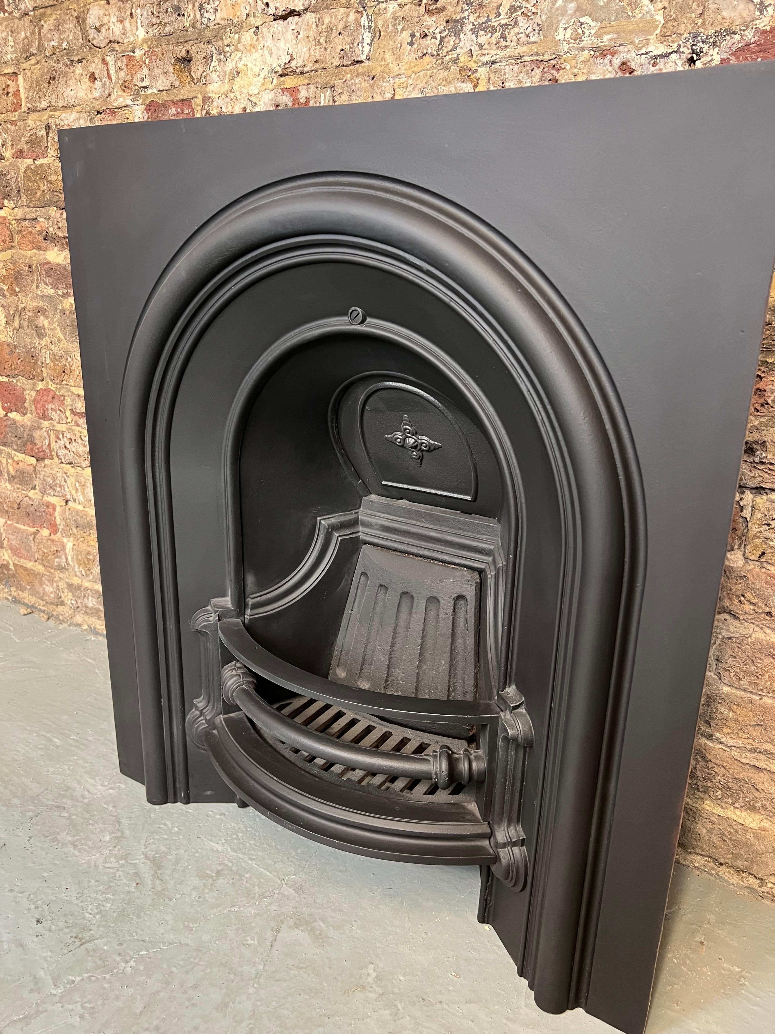 Victorian 19th Century Cast Iron Fireplace Insert For Sale