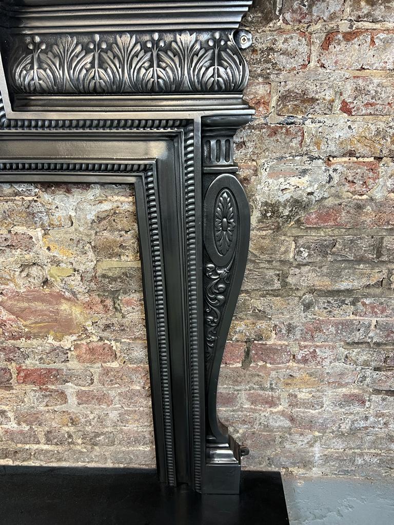 19th Century Cast Iron Fireplace Mantlepiece In Good Condition For Sale In London, GB