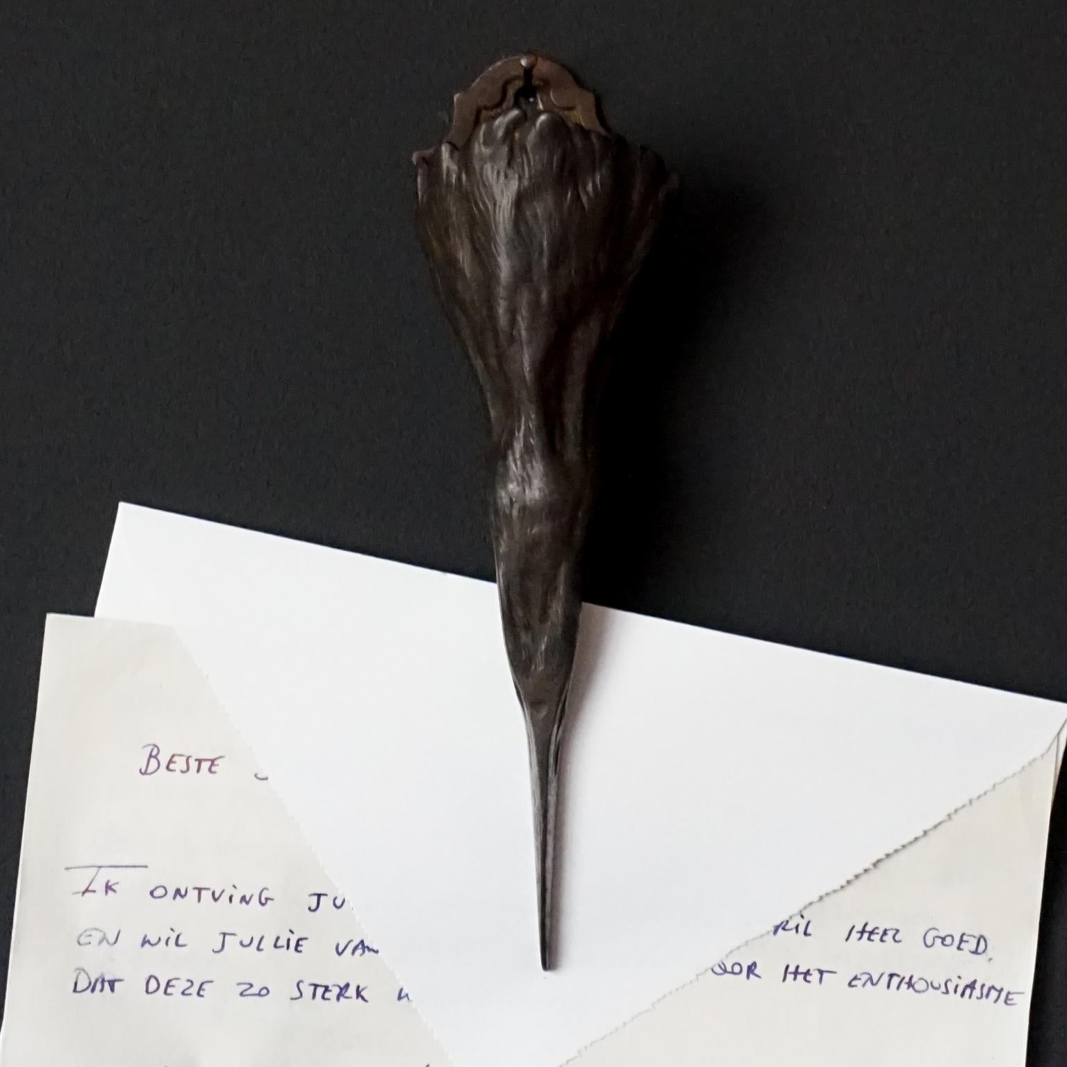 19. Jahrhundert Gusseisen Französisch figuralen Vogel Reiher Büroklammer oder Briefhalter im Angebot 5